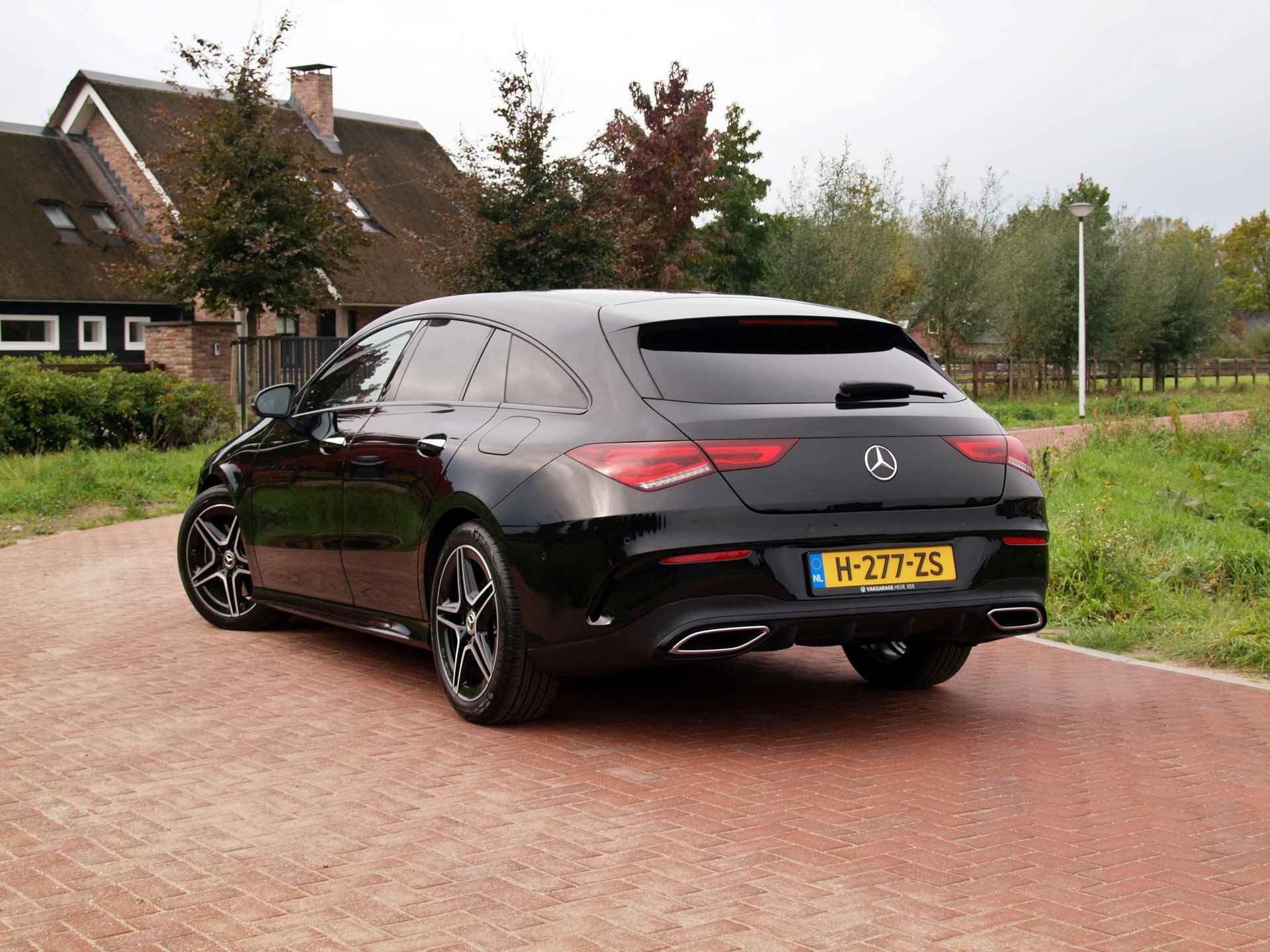 Mercedes-Benz CLA-klasse Shooting Brake 200 Business Solution AMG | Widescreen cockpit | Camera | NL-Auto | - 2/32