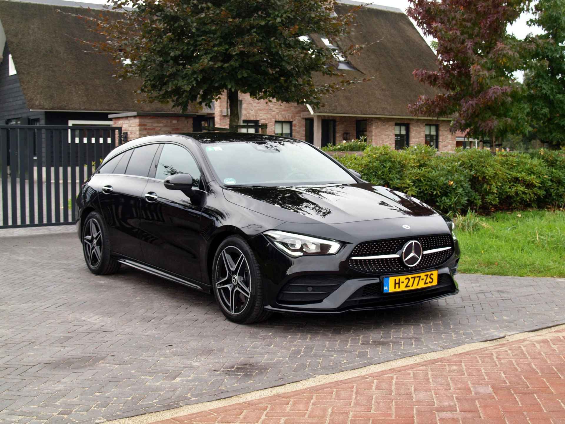 Mercedes-Benz CLA-klasse Shooting Brake 200 Business Solution AMG | Widescreen cockpit | Camera | NL-Auto | - 4/32