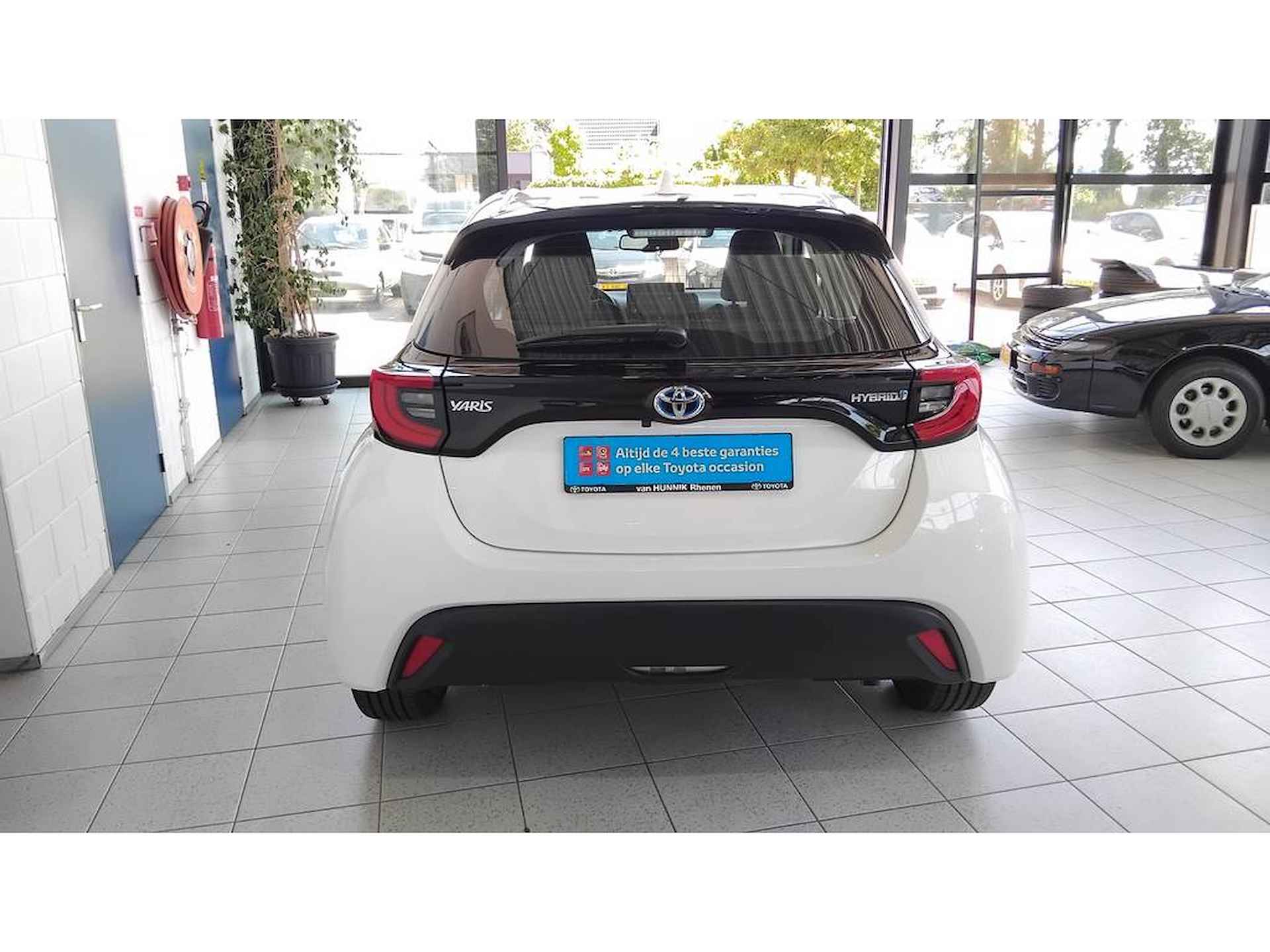 Toyota Yaris 1.5 Hybrid Dynamic Apple LED Stoelverw - 3/22