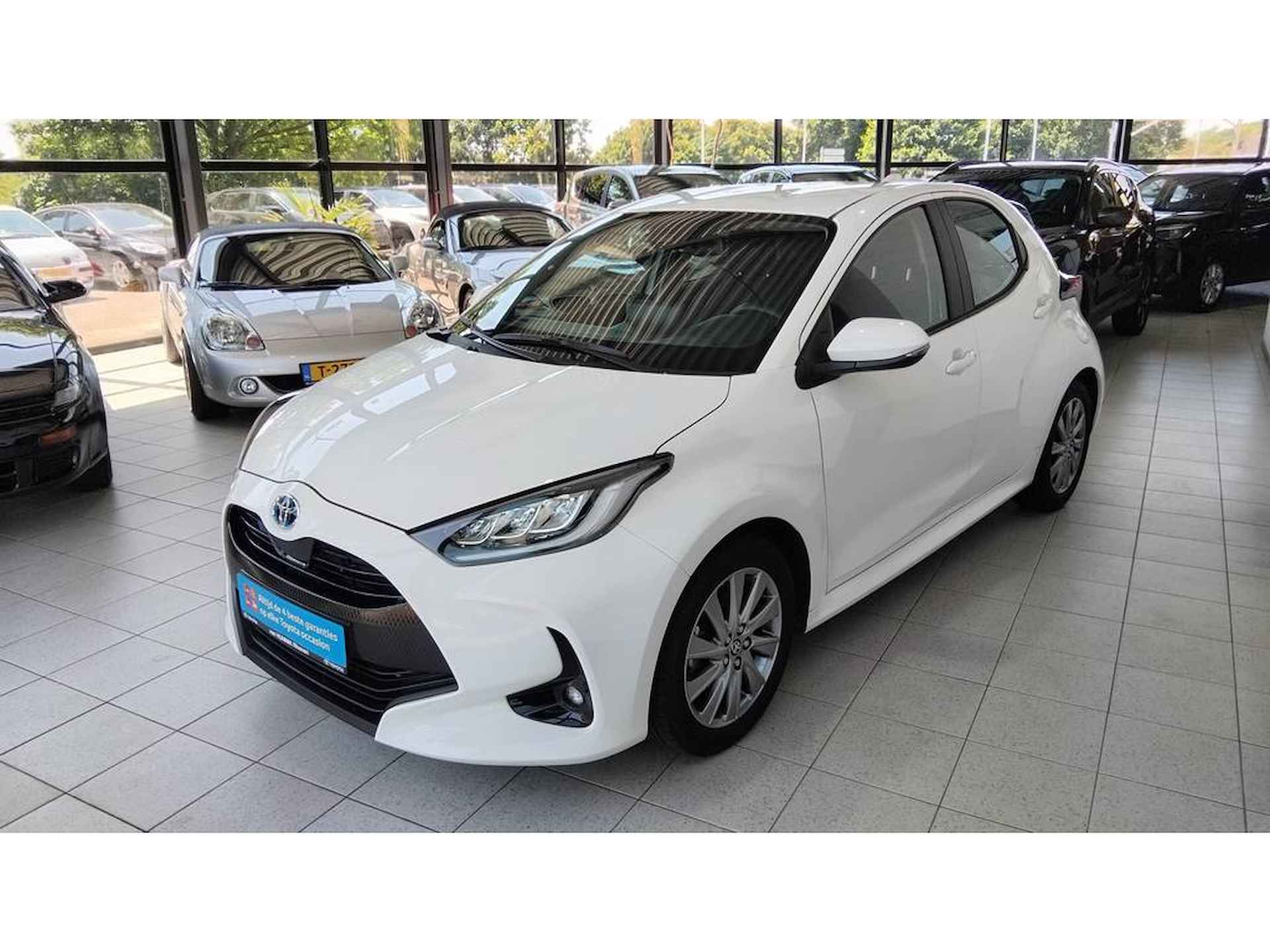 Toyota Yaris 1.5 Hybrid Dynamic Apple LED Stoelverw - 4/22