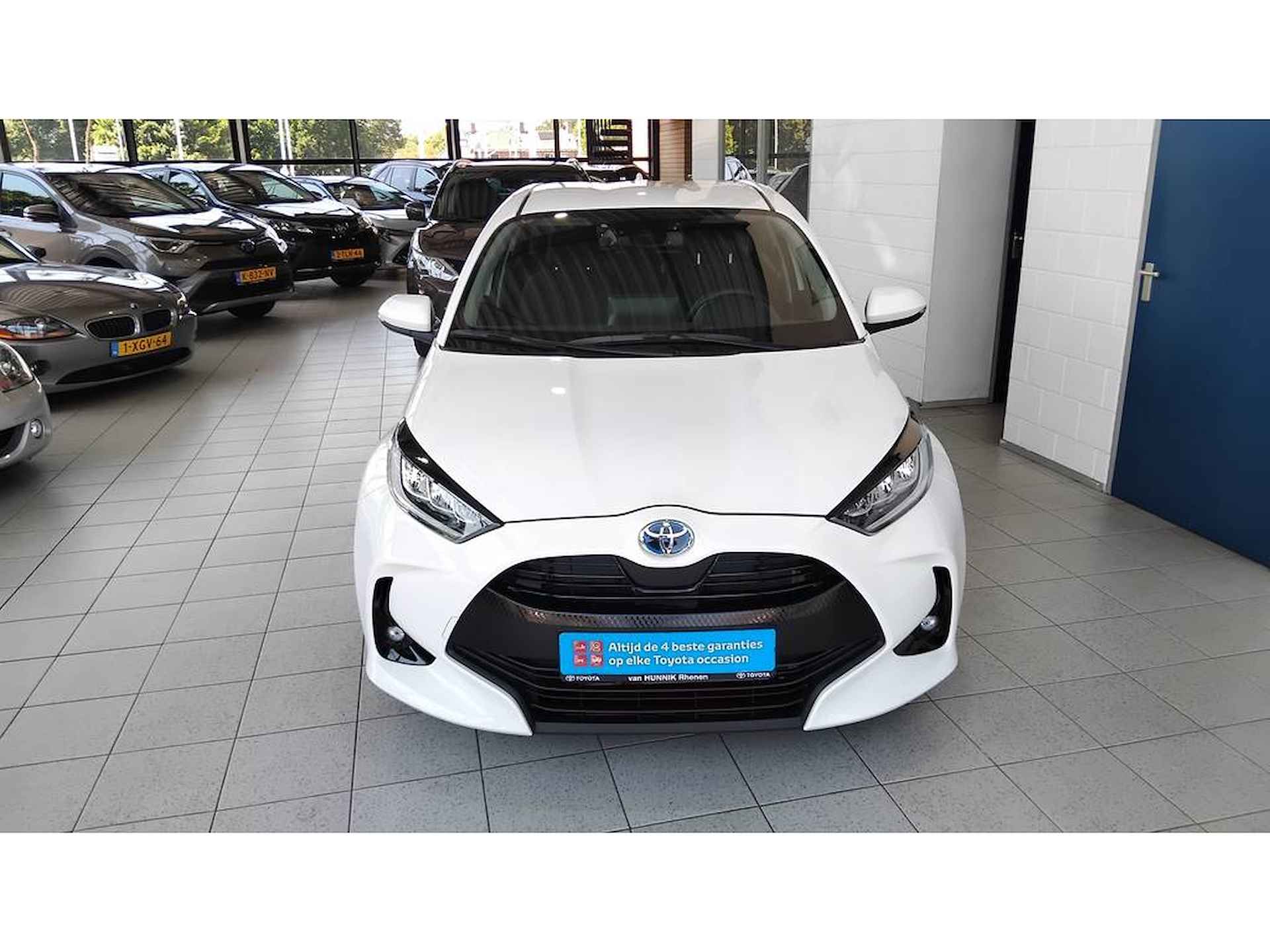 Toyota Yaris 1.5 Hybrid Dynamic Apple LED Stoelverw - 5/22