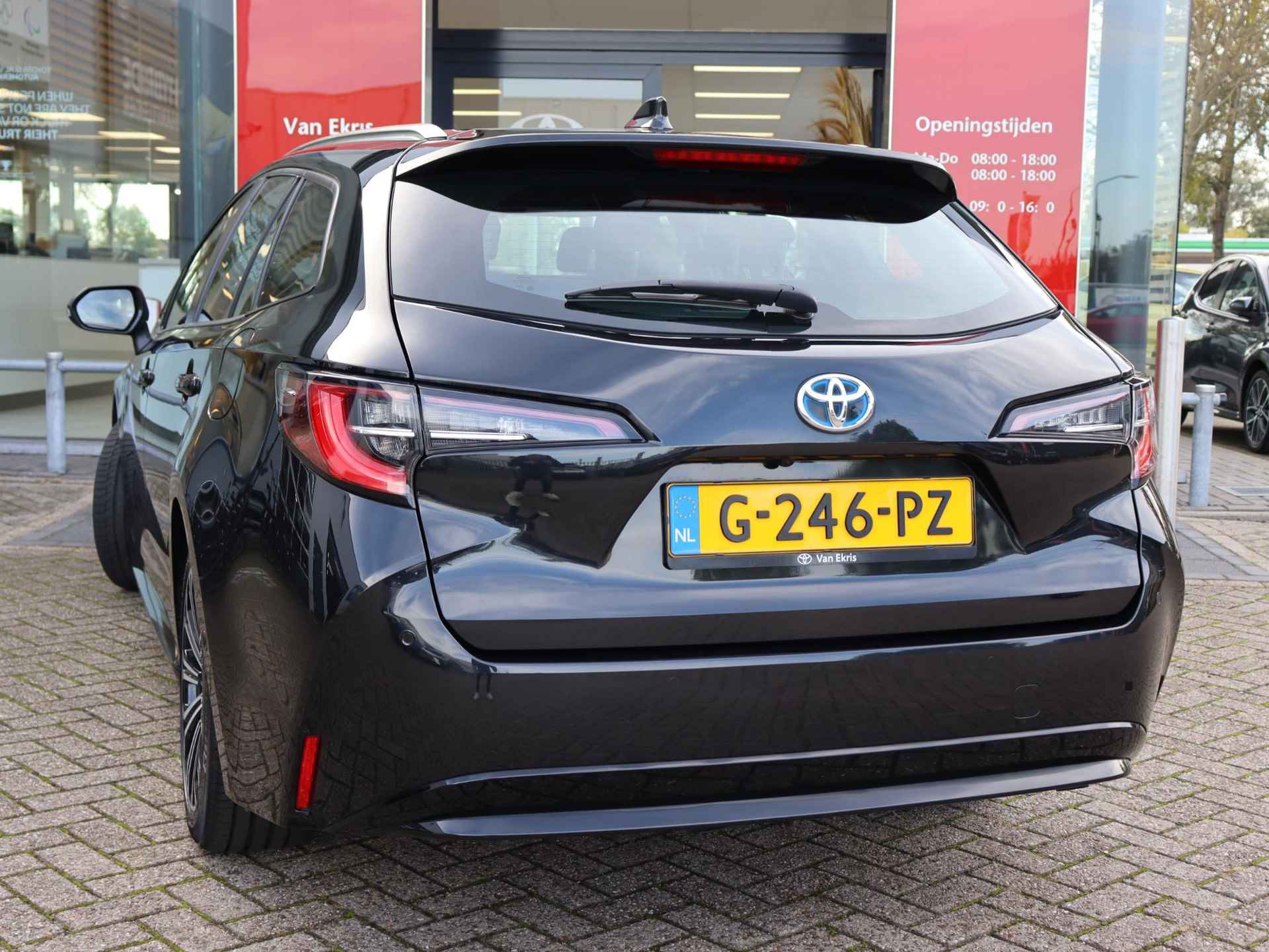 Toyota Corolla Touring Sports 1.8 Hybrid Business Intro, Trekhaak , Parkeersensoren - 14/38