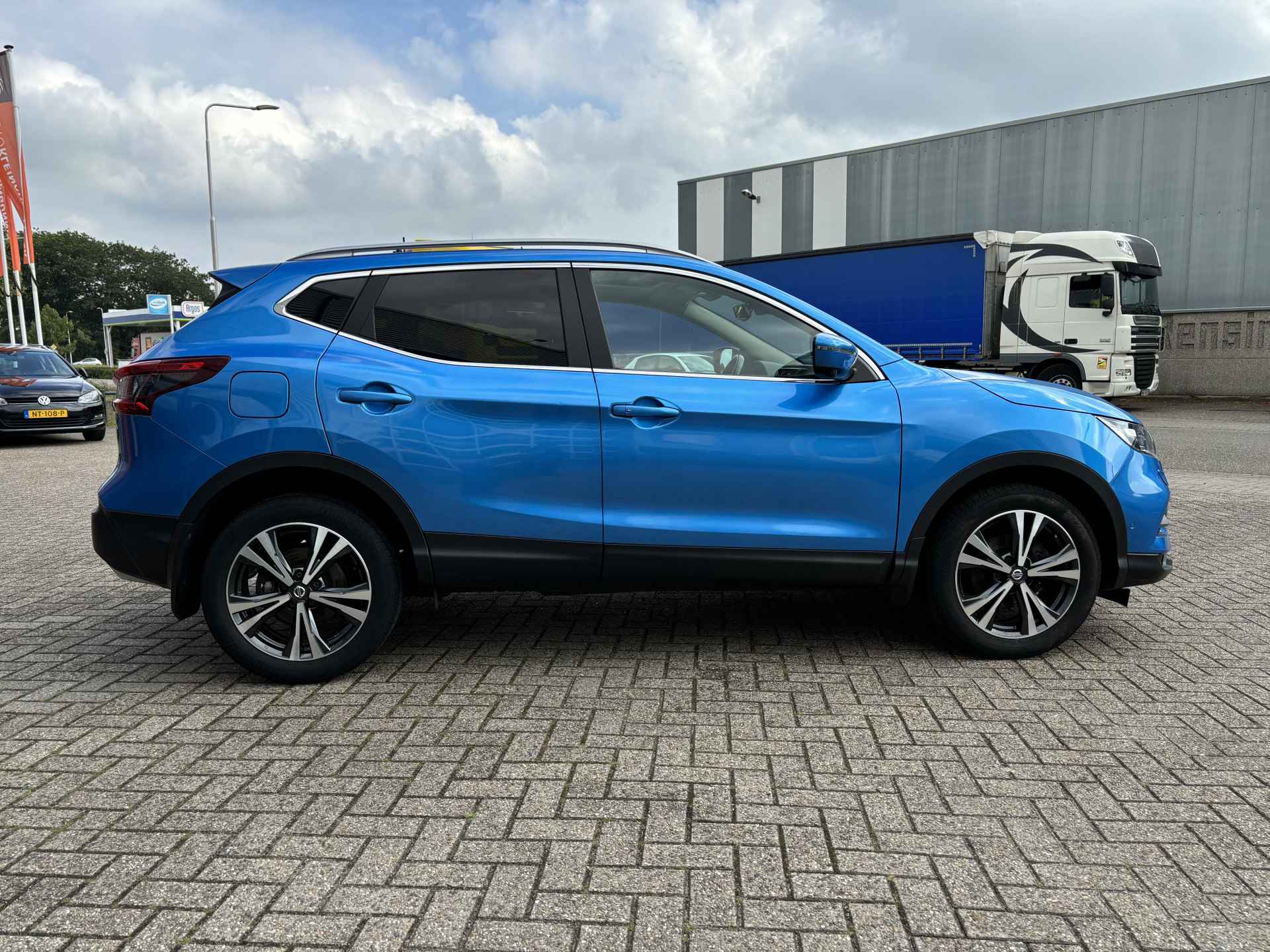 Nissan QASHQAI 1.2 N-Connecta X-Tronic Automaat / Design-Pakket / Led Koplampen / Camera 360 / Parkeersensoren - 8/24