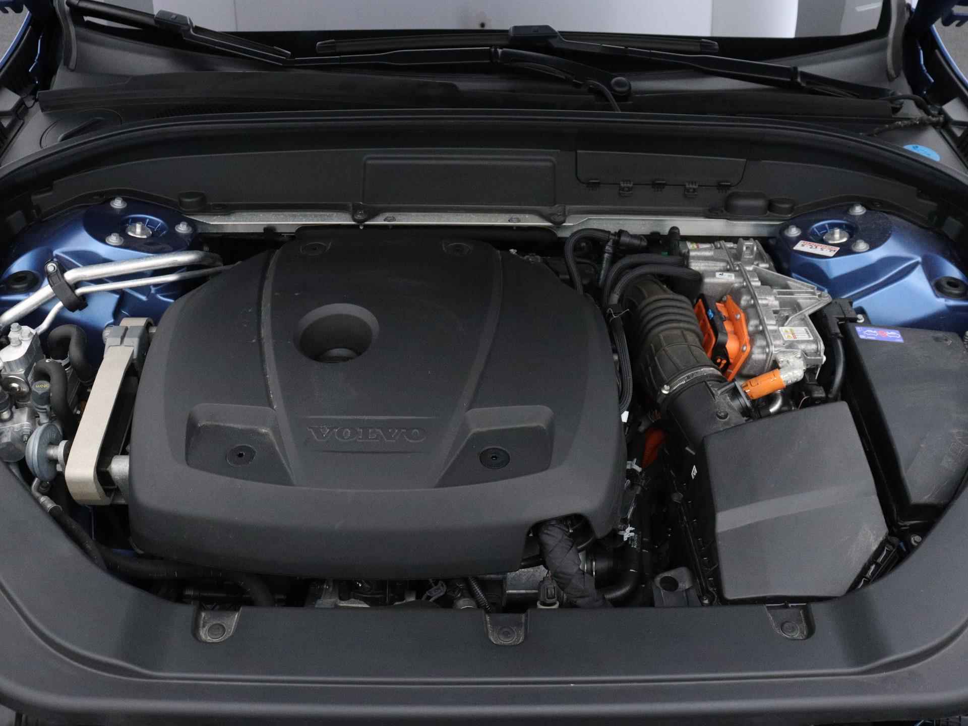Volvo XC60 2.0 T8 Twin Engine AWD Polestar Engineered | PANORAMADAK | LUCHTVERING | BOWERS & WILKINS AUDIO | LEDER | ELEKTRISCHE VOORSTOELEN MET GEHEUGEN | WEGKLAPBARE TREKHAAK | 360-CAMERA | HEAD UP DISPLAY | STUUR+STOELVERWARMING | 22 INCH | - 11/21