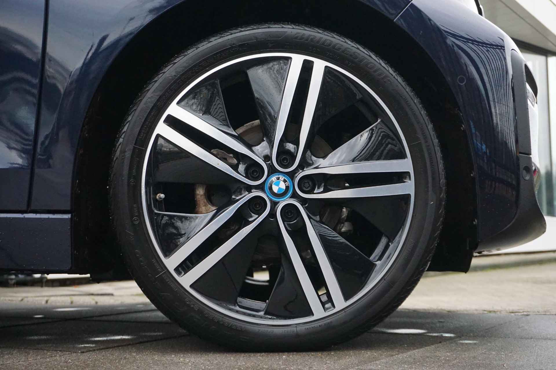 BMW i3 Executive Edition 120Ah Parkeerpakket | Comfort pack advanced | Executive Edition | Connectivity Pakket | 20 inch lichtmetalen i light wielen Dubbelspaak - 6/31