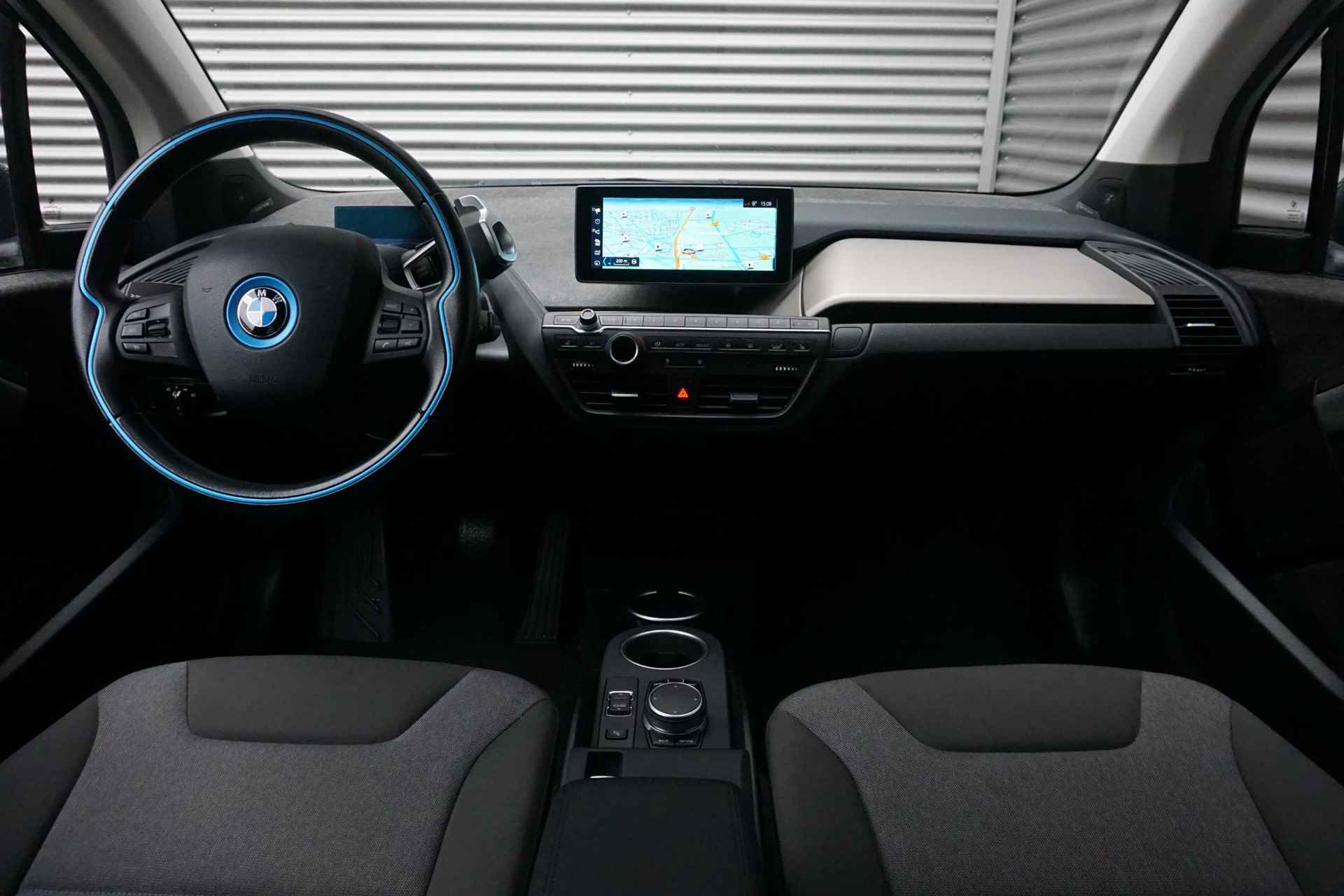 BMW i3 Executive Edition 120Ah Parkeerpakket | Comfort pack advanced | Executive Edition | Connectivity Pakket | 20 inch lichtmetalen i light wielen Dubbelspaak - 9/31