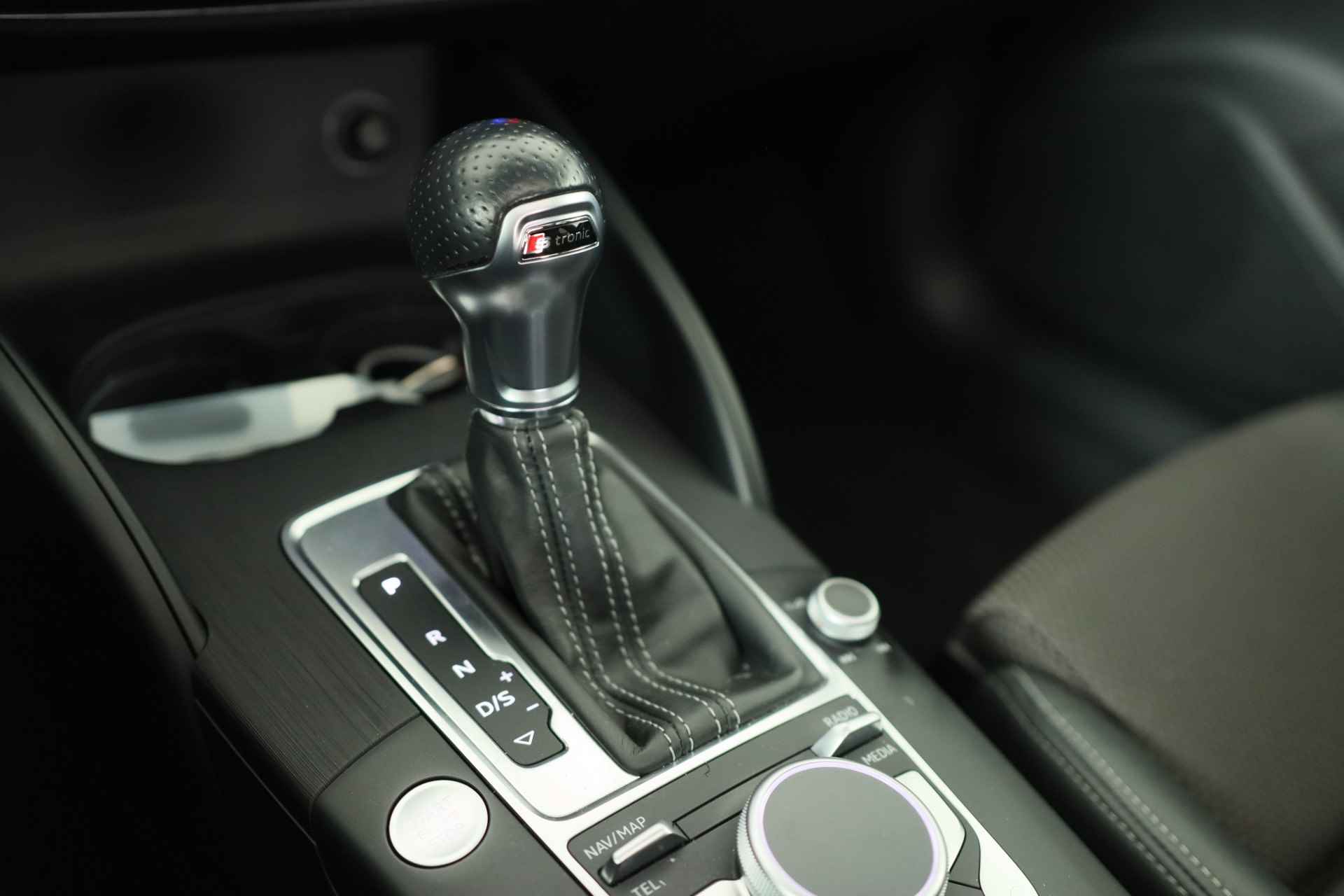 Audi A3 Limousine 1.5 TFSI CoD Sport S Line Edition | Dealer Onderhouden! | LED | Vitrtueel | Open Dak | Navi | Sportstoelen | Clima | K - 14/31