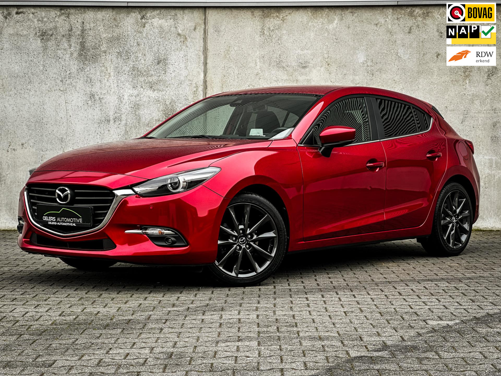 Mazda 3 1.5 SkyActiv-G 100 GT-M | Apple CarPlay | Head-Up Display | Clima | Cruise | Soul Red | PDC met camera |