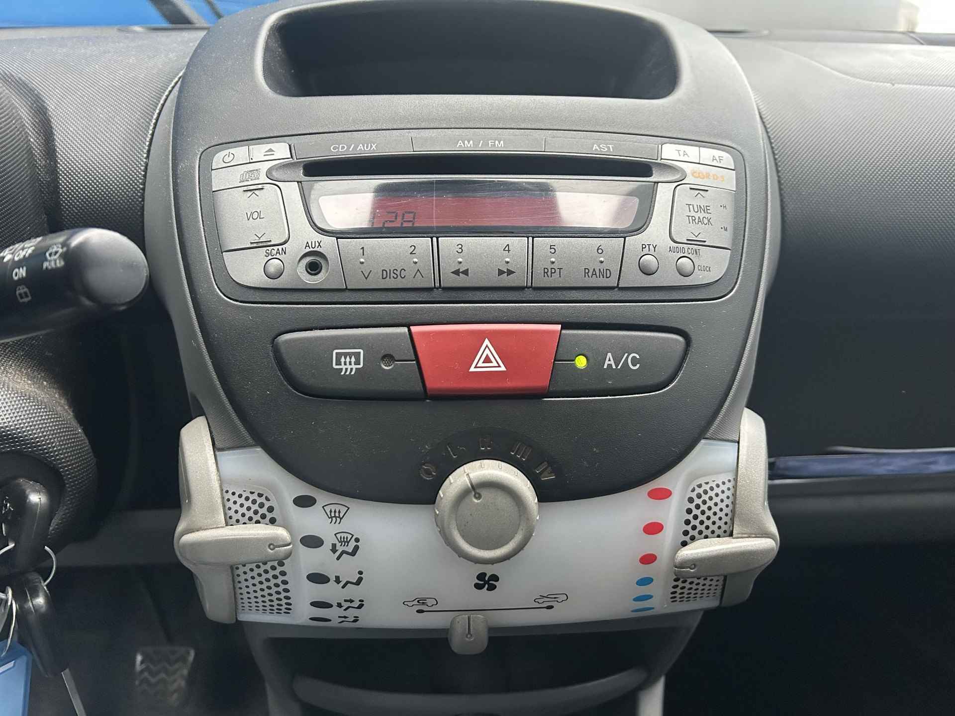 Peugeot 107 1.0-12V XR | airco | radio cd speler | - 15/21