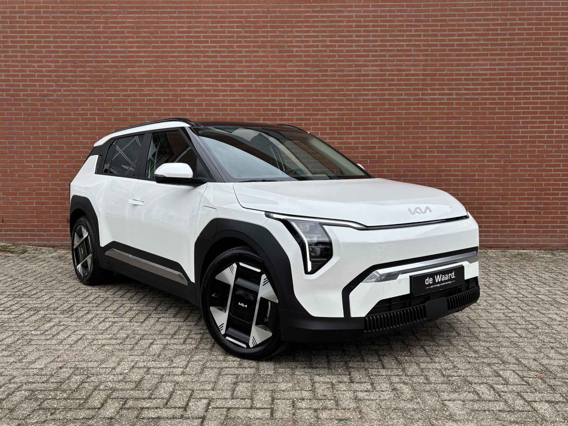 Kia EV3 Plus Advanced 58.3 kWh €3.000,- inruilvoordeel | Vegan lederen stoelbekleding | Glazen schuif-/kanteldak | Harman Kardon premium sound  system | 19" lichtmetalen velgen - 17/37