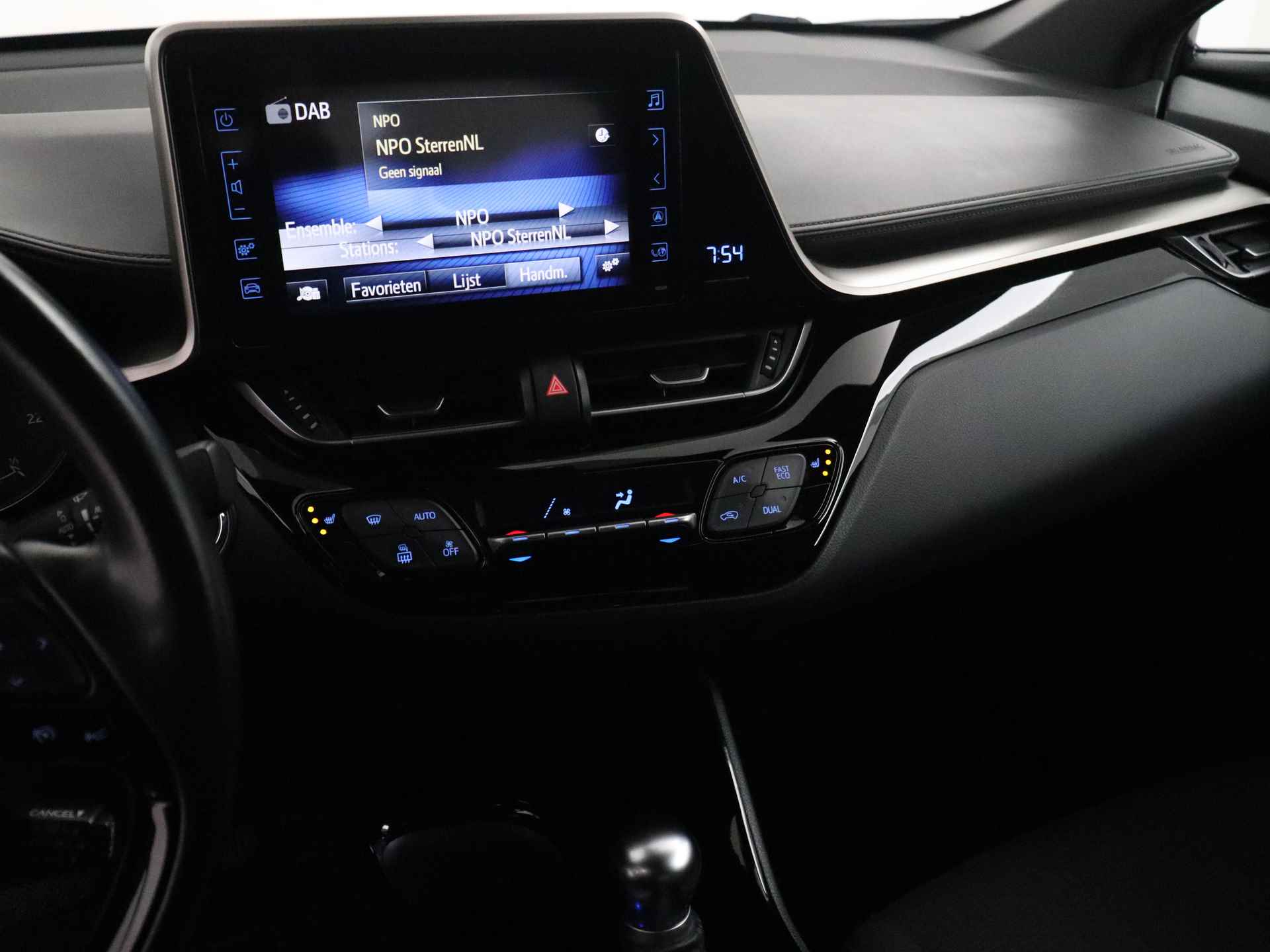 Toyota C-HR 1.8 Hybrid Style Ultimate Limited | Navigatie | Stoelverwarming | - 8/42