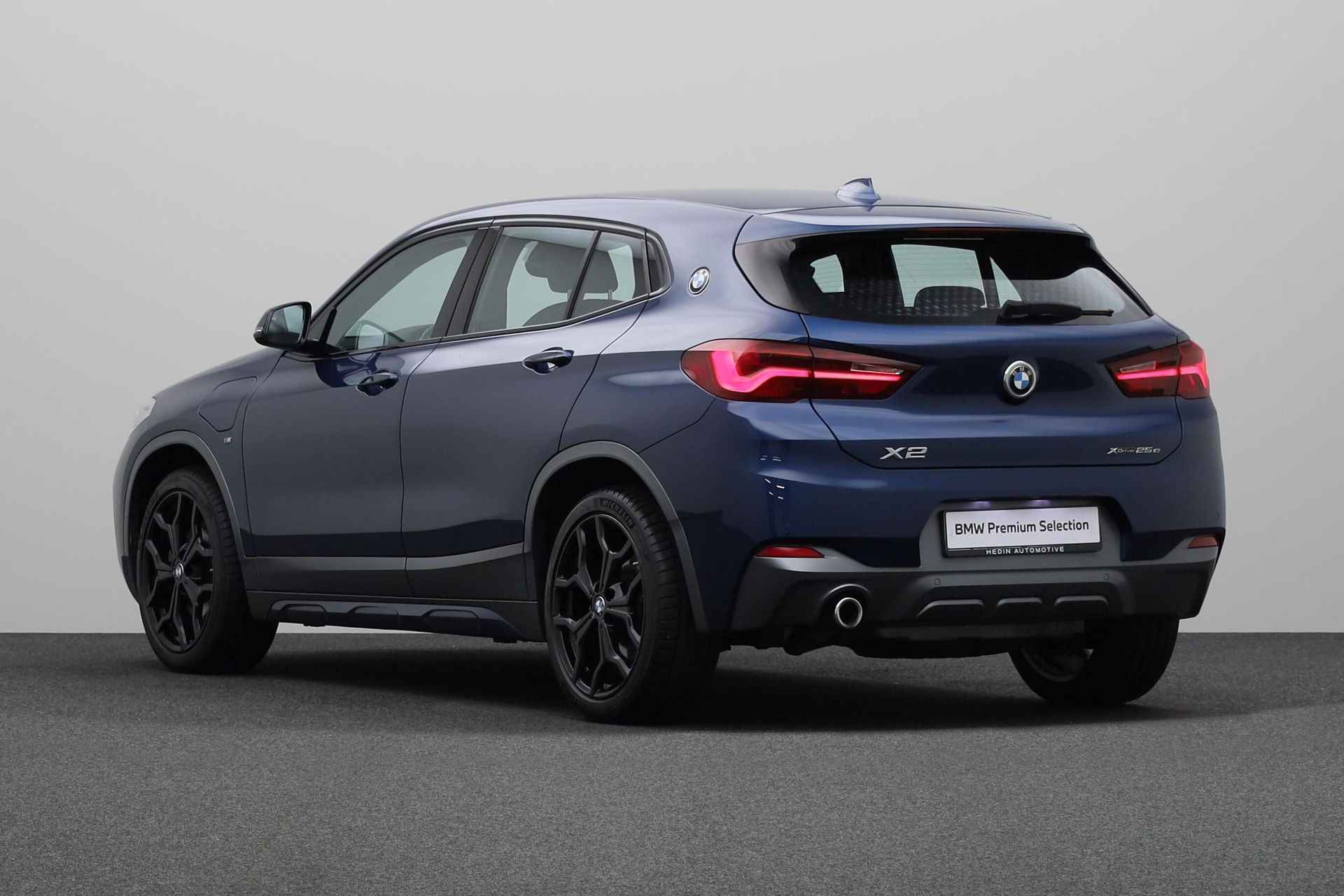 BMW X2 xDrive25e | M Sportpakket X | Elektrisch te openen en te sluiten achterklep | 	Elektrisch verstelbare voorstoelen | 	Elektrisch verwarmde voorstoelen | DAB-tuner | HiFi System | 2-zone aut.aircondition - 13/25