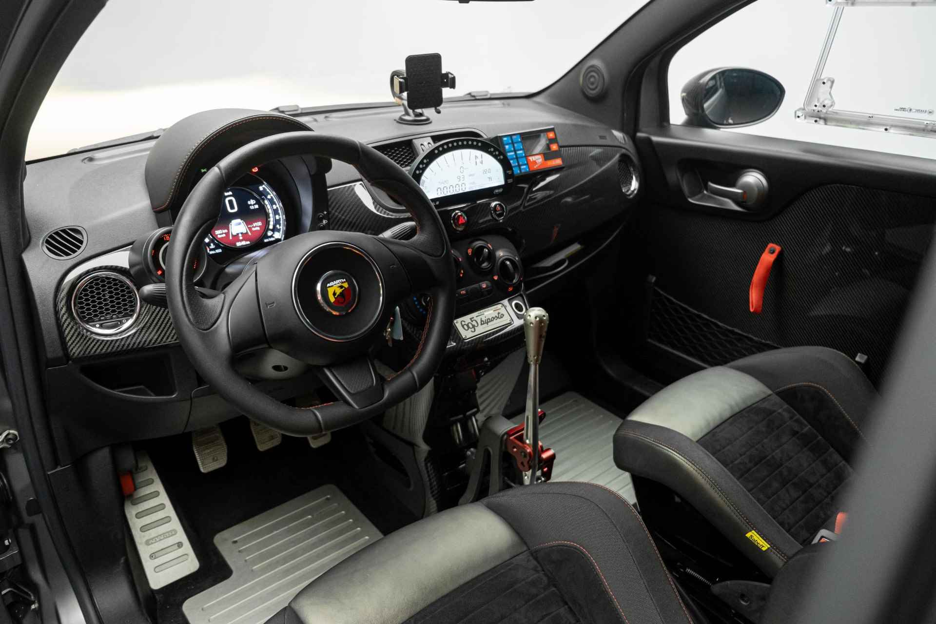 Abarth 500 1.4 T-Jet Abarth 695 Biposto Abarth  500 1.4 T-Jet Abarth 695 Biposto - 4/23