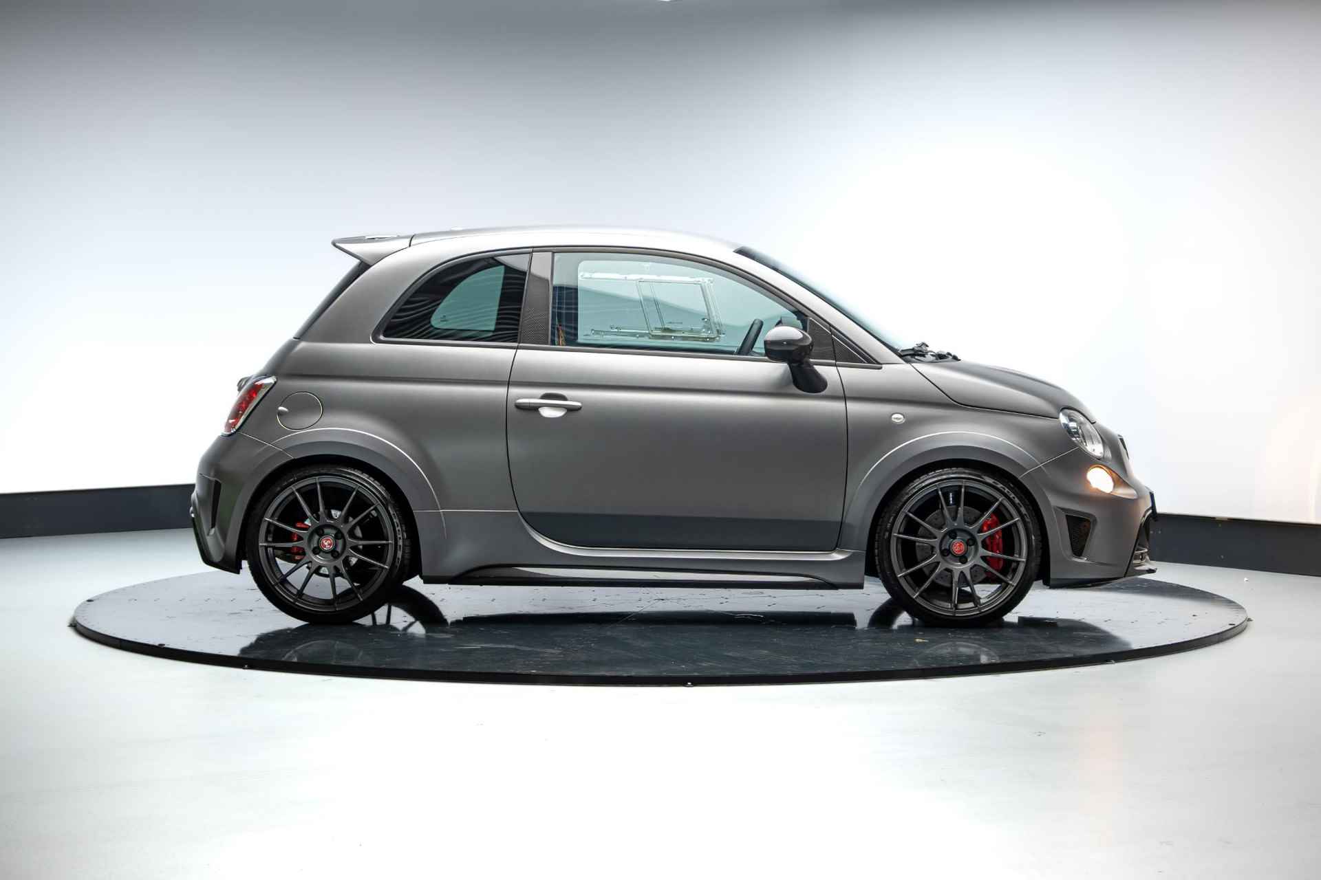 Abarth 500 1.4 T-Jet Abarth 695 Biposto Abarth  500 1.4 T-Jet Abarth 695 Biposto - 18/23