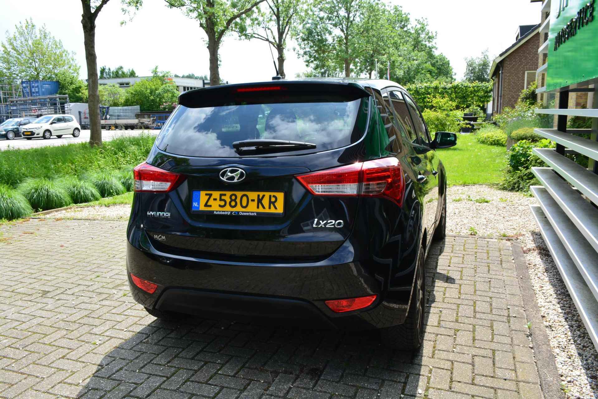 Hyundai ix20 1.6i Go! automaat ! - 13/29