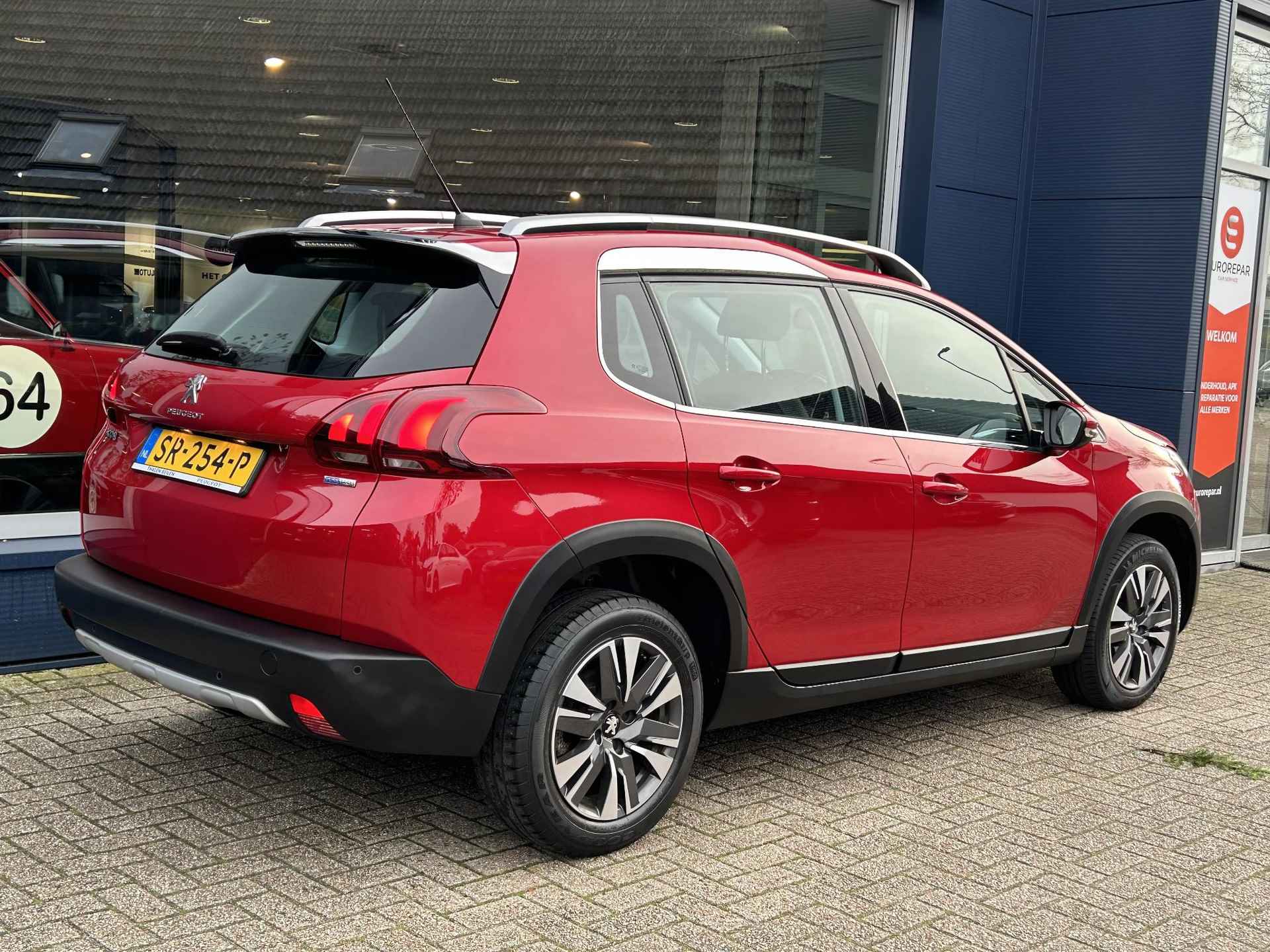 Peugeot 2008 1.2 Turbo 110 PK Allure | Navigatie | Hoge Zitpositie | Climate Control | Cruise Control | Parkeersensoren | Lichtmetalen Velgen 16" | Half Lederen Bekleding | Dakrails | Mistlampen | - 3/45