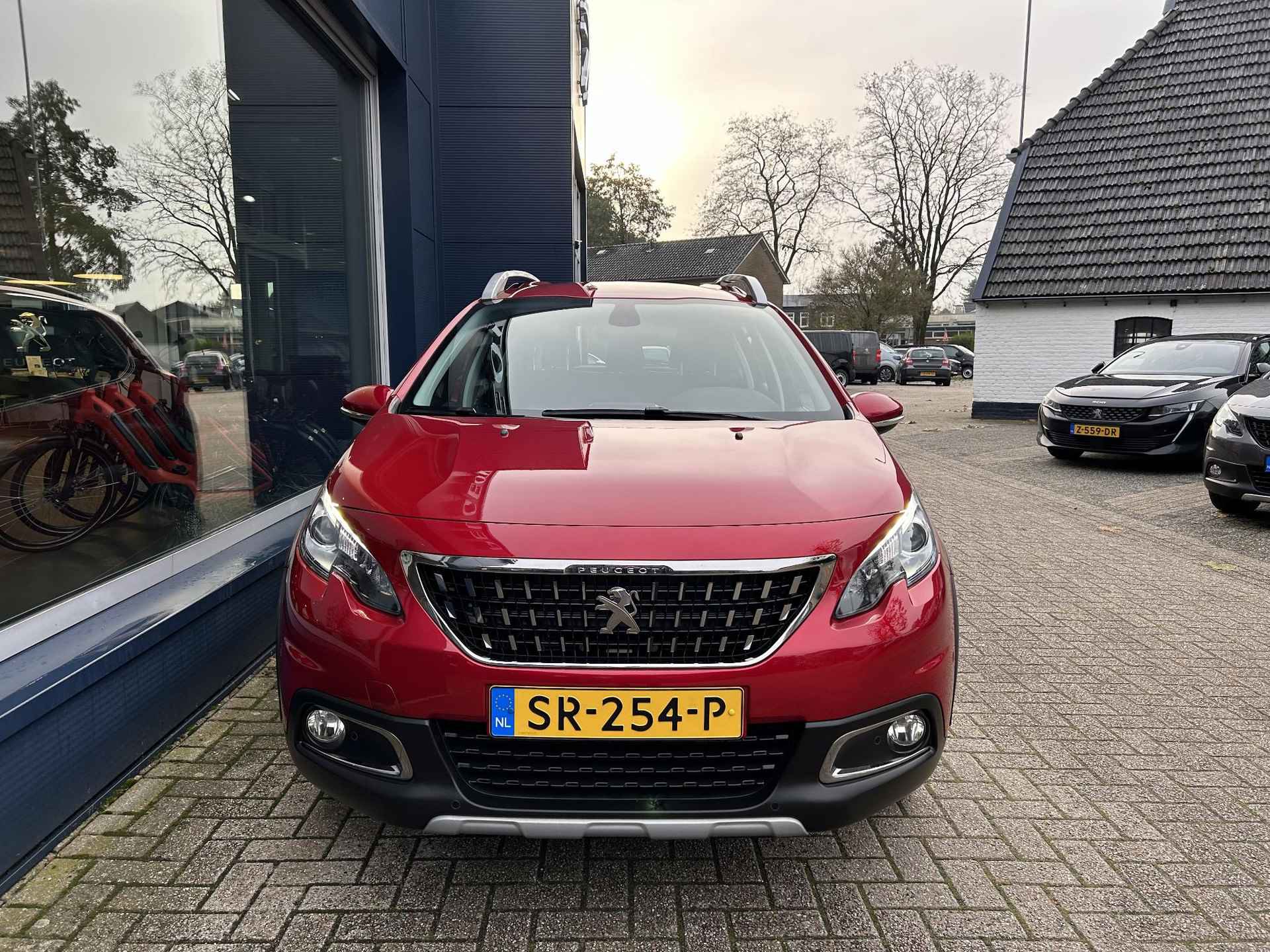 Peugeot 2008 1.2 Turbo 110 PK Allure | Navigatie | Hoge Zitpositie | Climate Control | Cruise Control | Parkeersensoren | Lichtmetalen Velgen 16" | Half Lederen Bekleding | Dakrails | Mistlampen | - 8/45