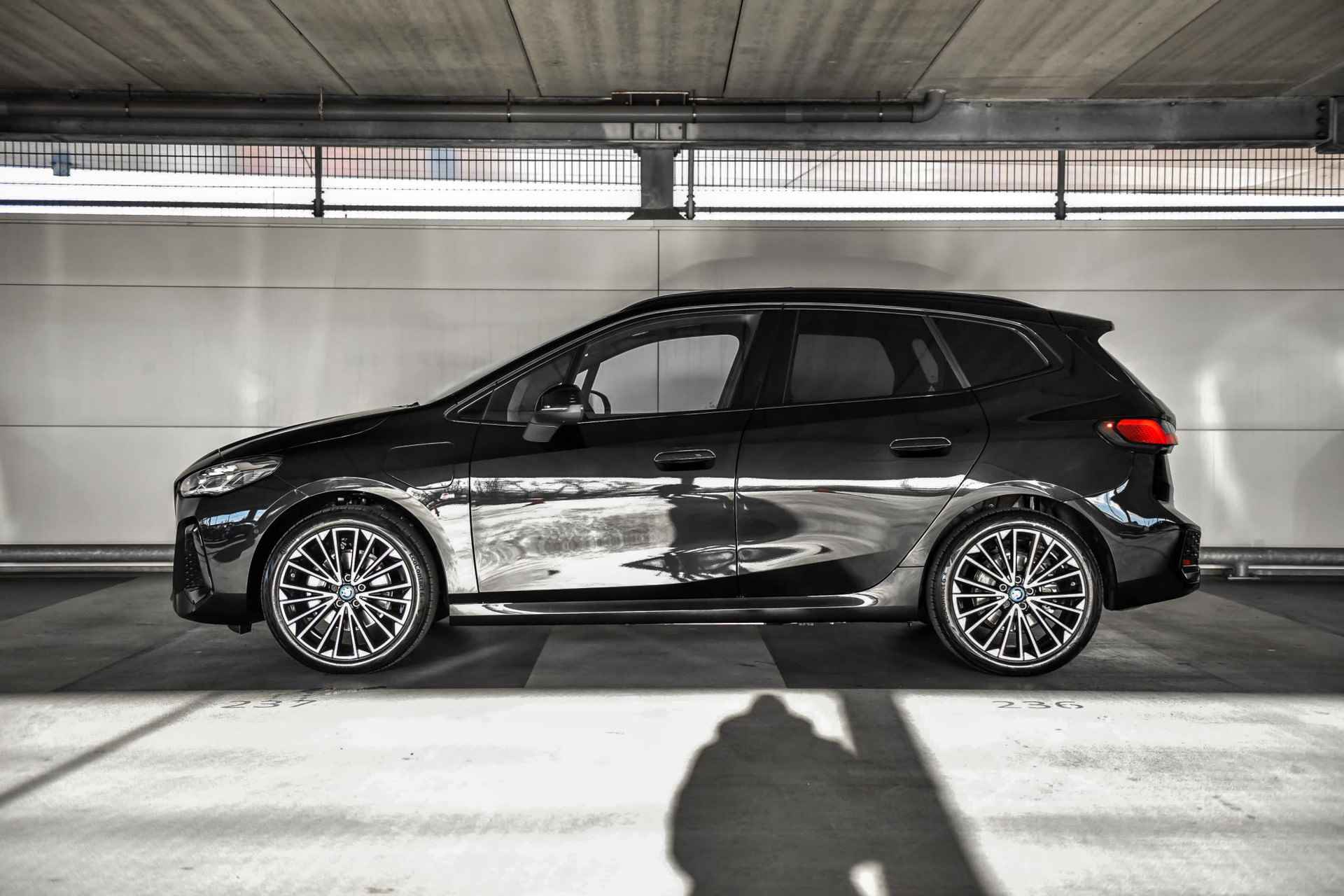 BMW 2 Serie Active Tourer 225e xDrive | Stuurwielrand verwarmd | Dakdraaksysteem M Hoogglans Shadow Line - 3/23