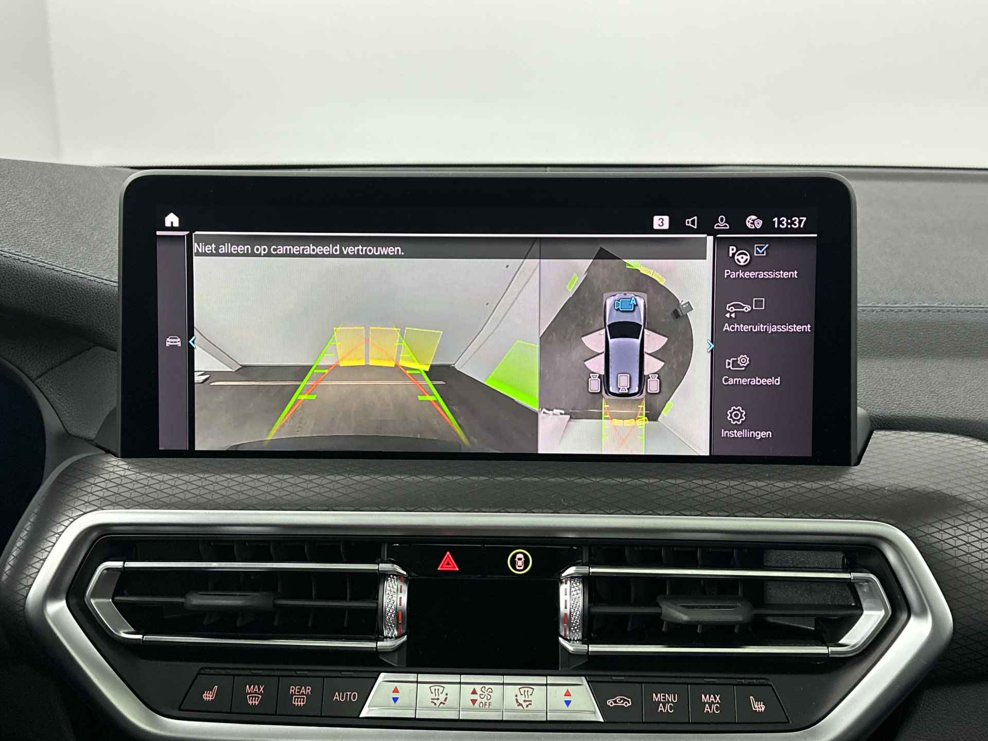 BMW iX3 High Executive Glazen Panoramdak | Head-Up Display | Harman Kardon | Trekhaak - 14/30