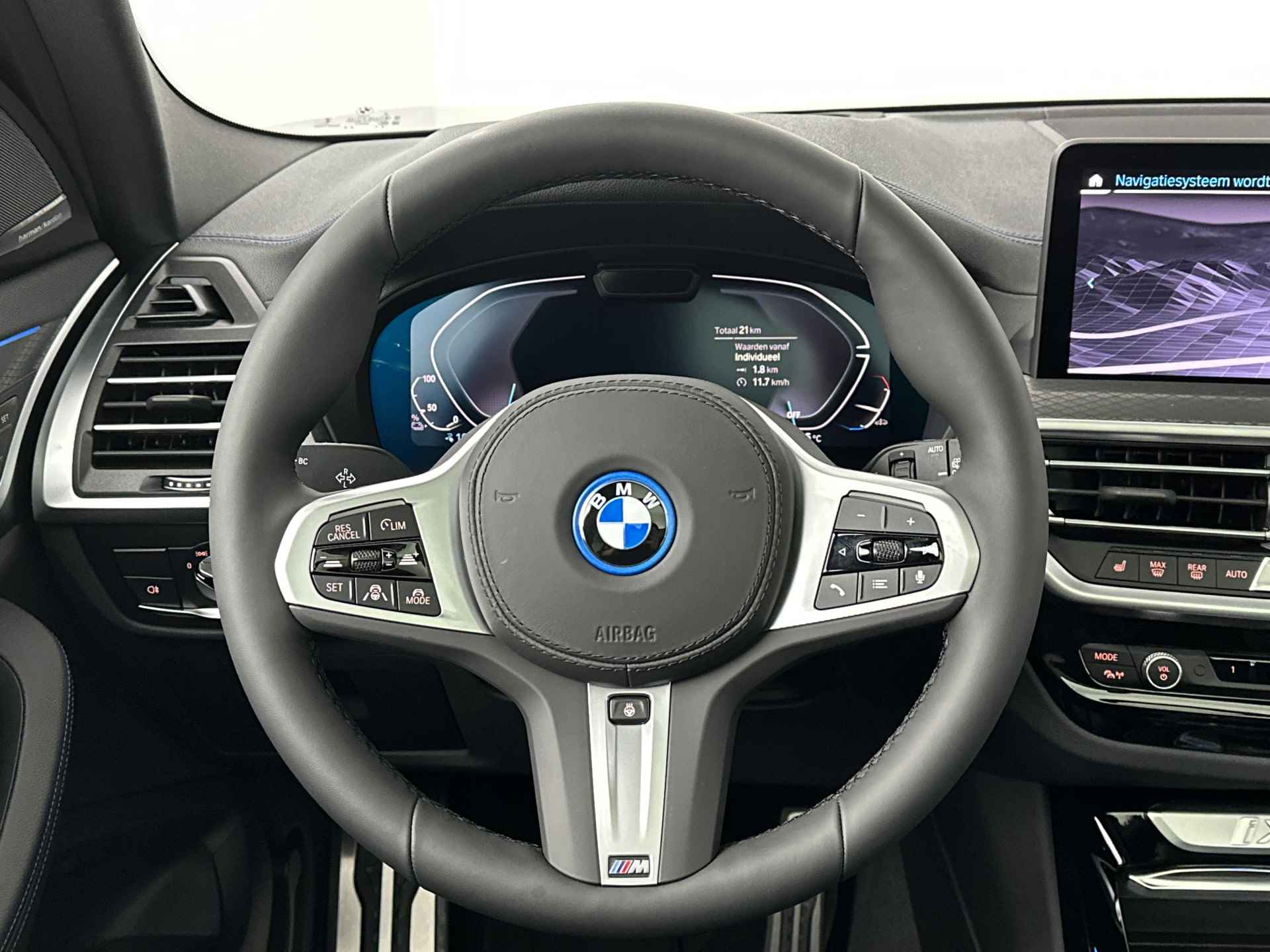 BMW iX3 High Executive Glazen Panoramdak | Head-Up Display | Harman Kardon | Trekhaak - 21/30