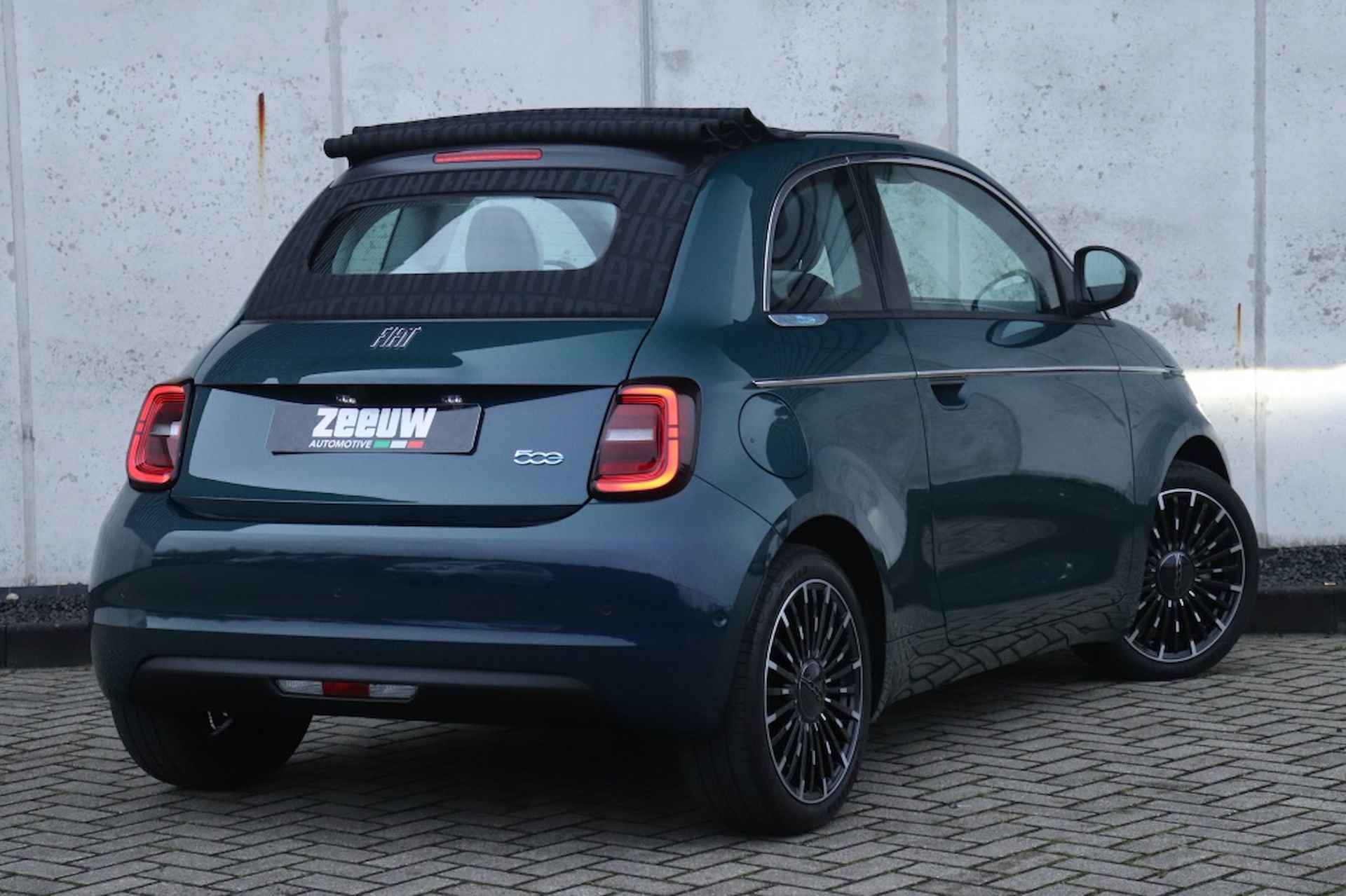 Fiat 500e Cabrio La Prima 42 kWh | Technology | Winter | BTW | 17" - 6/38