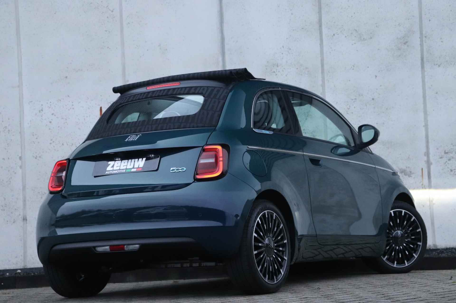 Fiat 500e Cabrio La Prima 42 kWh | Technology | Winter | BTW | 17" - 8/38