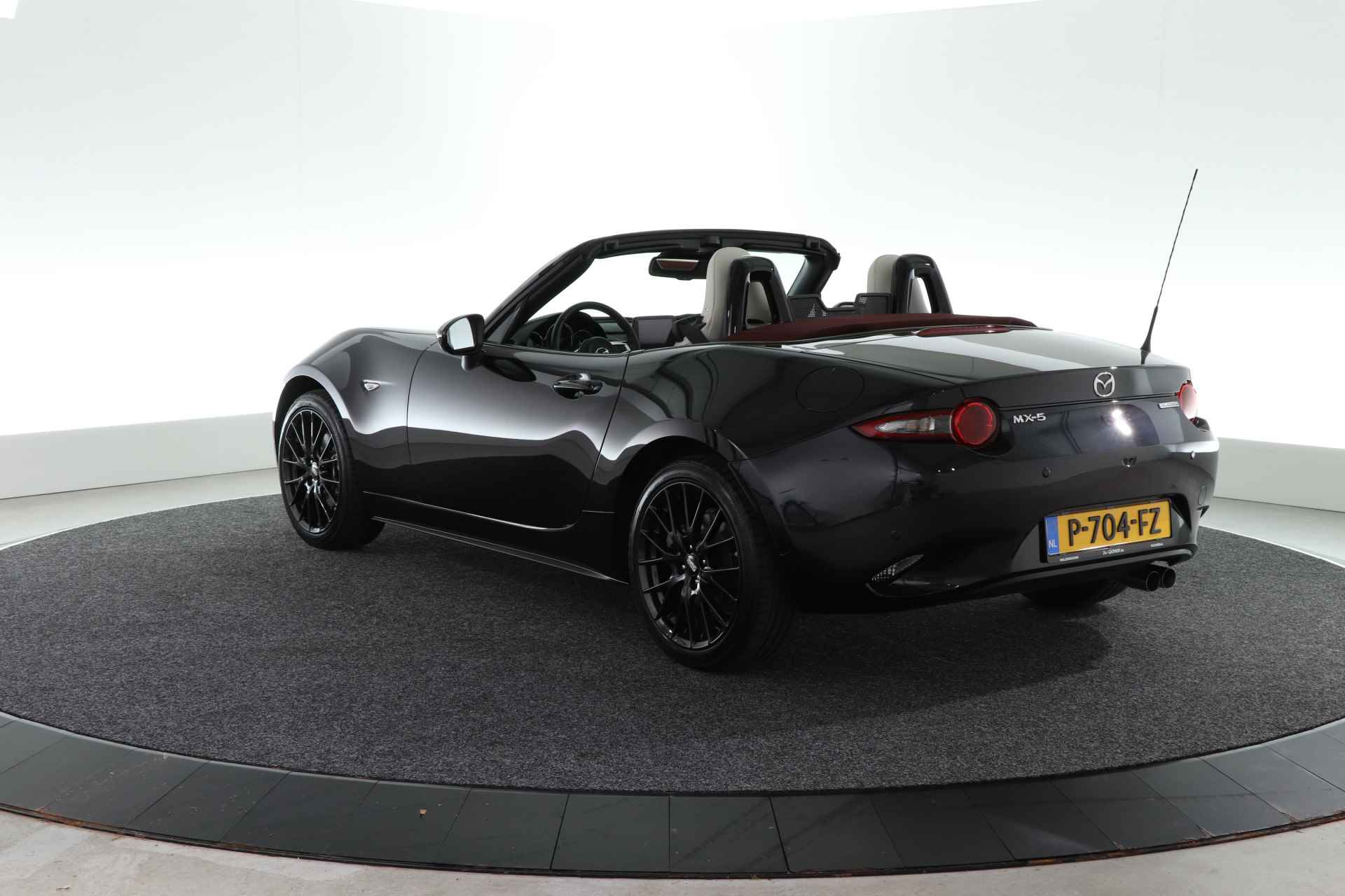 Mazda MX-5 2.0 SkyActiv-G 184 Signature / CAMERA / CARPLAY / CRUISE / STOELVERW. / - 4/34