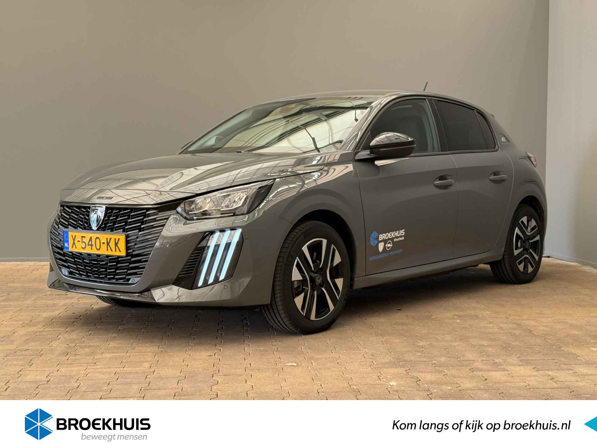 Peugeot e-208 EV Style 50 kWh | Navigatie | Warmtepomp | Climate | LM 16'' | Carplay/Android Auto | Privacy Glass | Parkeersensoren V+A | - 1/36