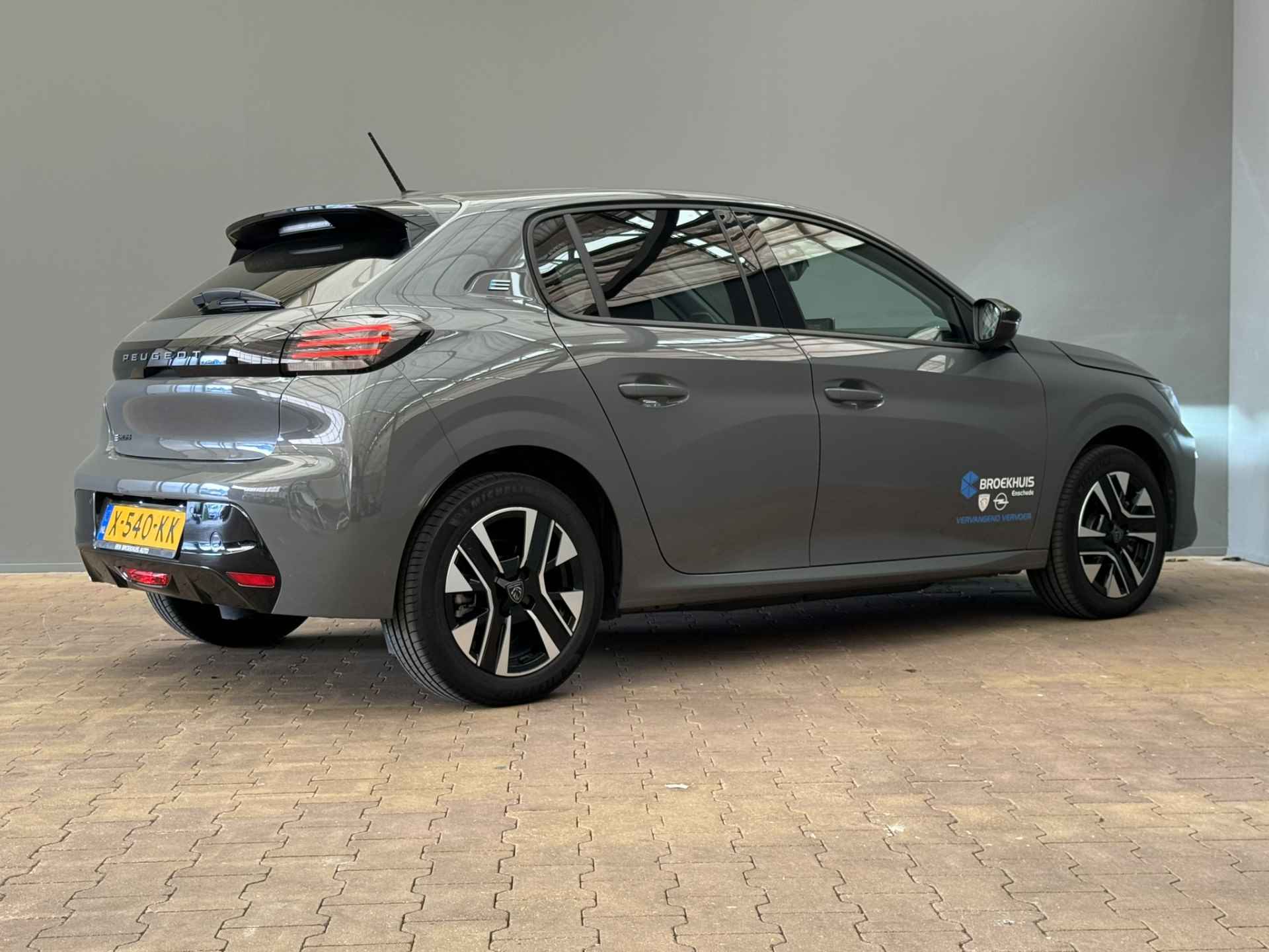 Peugeot e-208 EV Style 50 kWh | Navigatie | Warmtepomp | Climate | LM 16'' | Carplay/Android Auto | Privacy Glass | Parkeersensoren V+A | - 11/36
