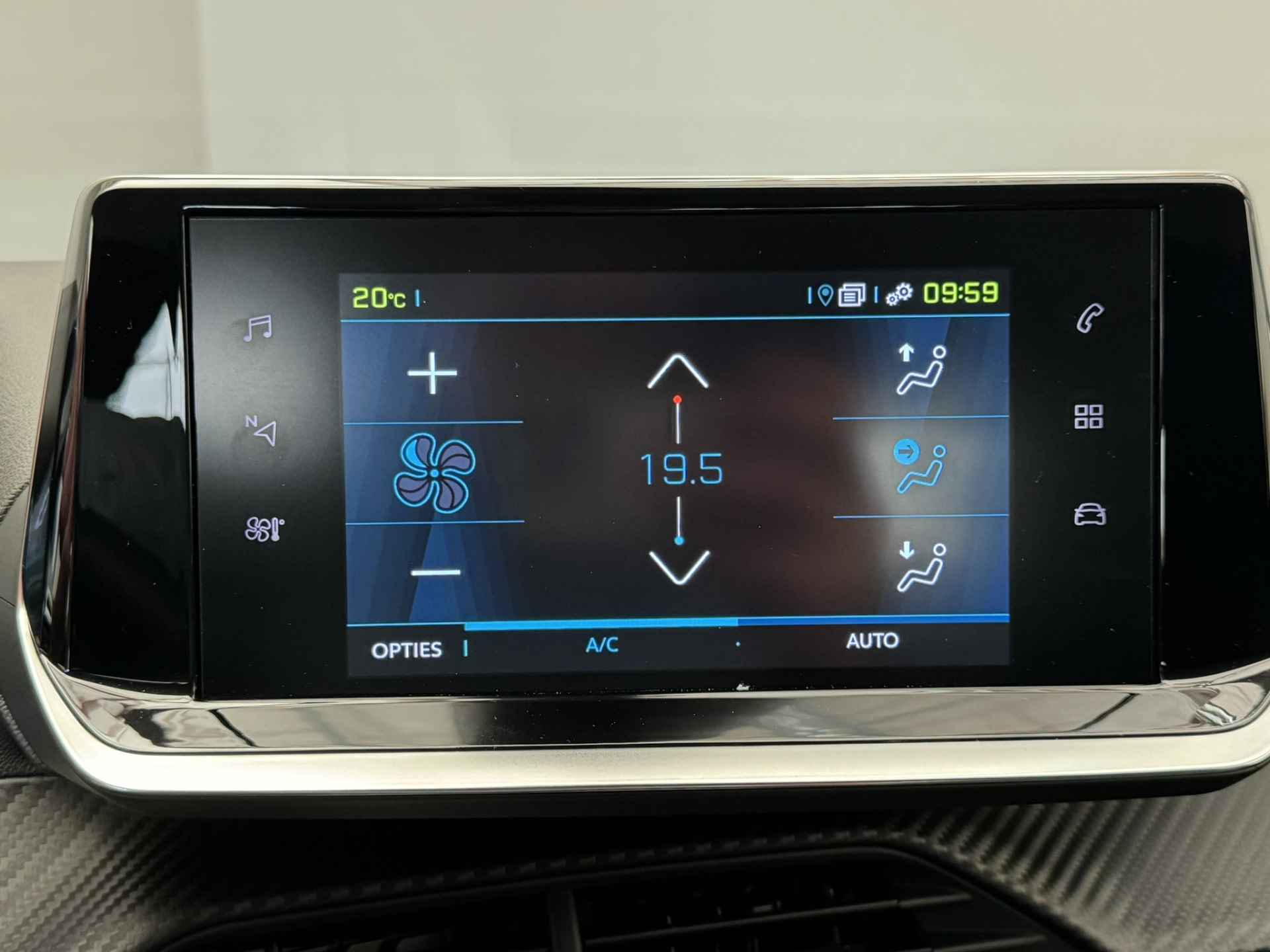 Peugeot e-208 EV Style 50 kWh | Navigatie | Warmtepomp | Climate | LM 16'' | Carplay/Android Auto | Privacy Glass | Parkeersensoren V+A | - 28/36