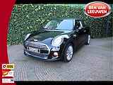 MINI Cooper 1.5 Chili F56 met Navi, Keyless entry, PDC en 17"