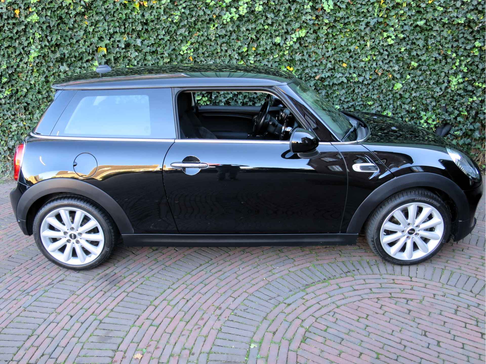 MINI Cooper 1.5 Chili F56 met Navi, Keyless entry, PDC en 17" - 7/39