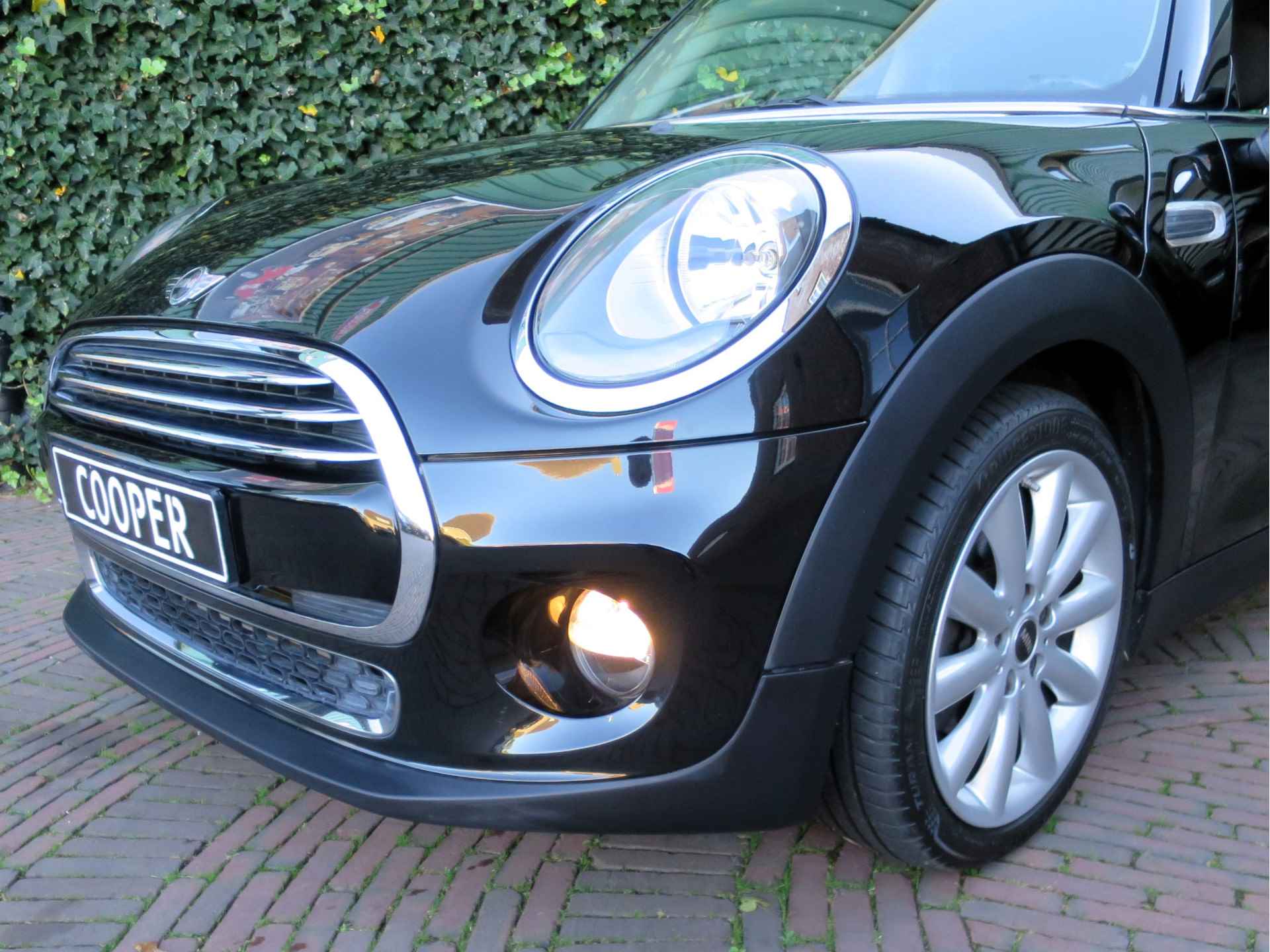 MINI Cooper 1.5 Chili F56 met Navi, Keyless entry, PDC en 17" - 25/39