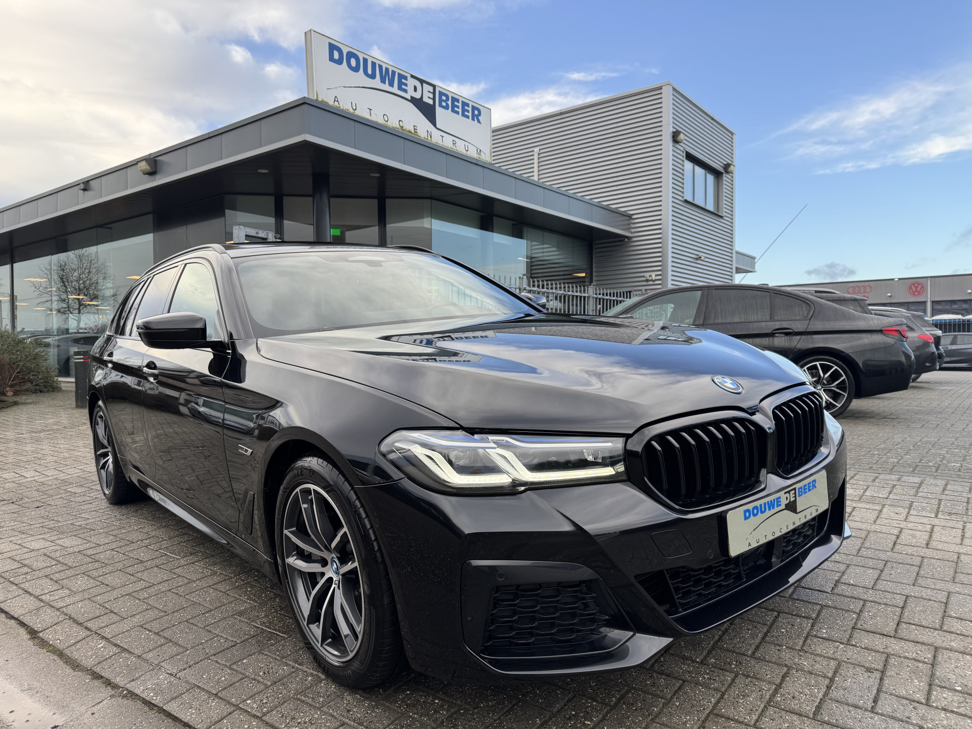 BMW 5 Serie Touring 530e M-Sport 530 Pano-Dak | Dr.ass.pro | Camera | Keyless | HUD