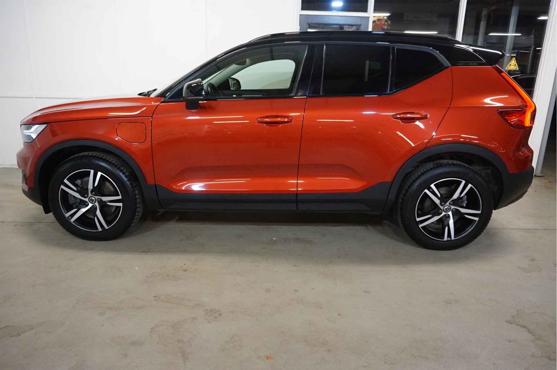 Volvo XC40 1.5 T4 Recharge R-Design 213Pk Camera. Stuur-verw. - 37/42