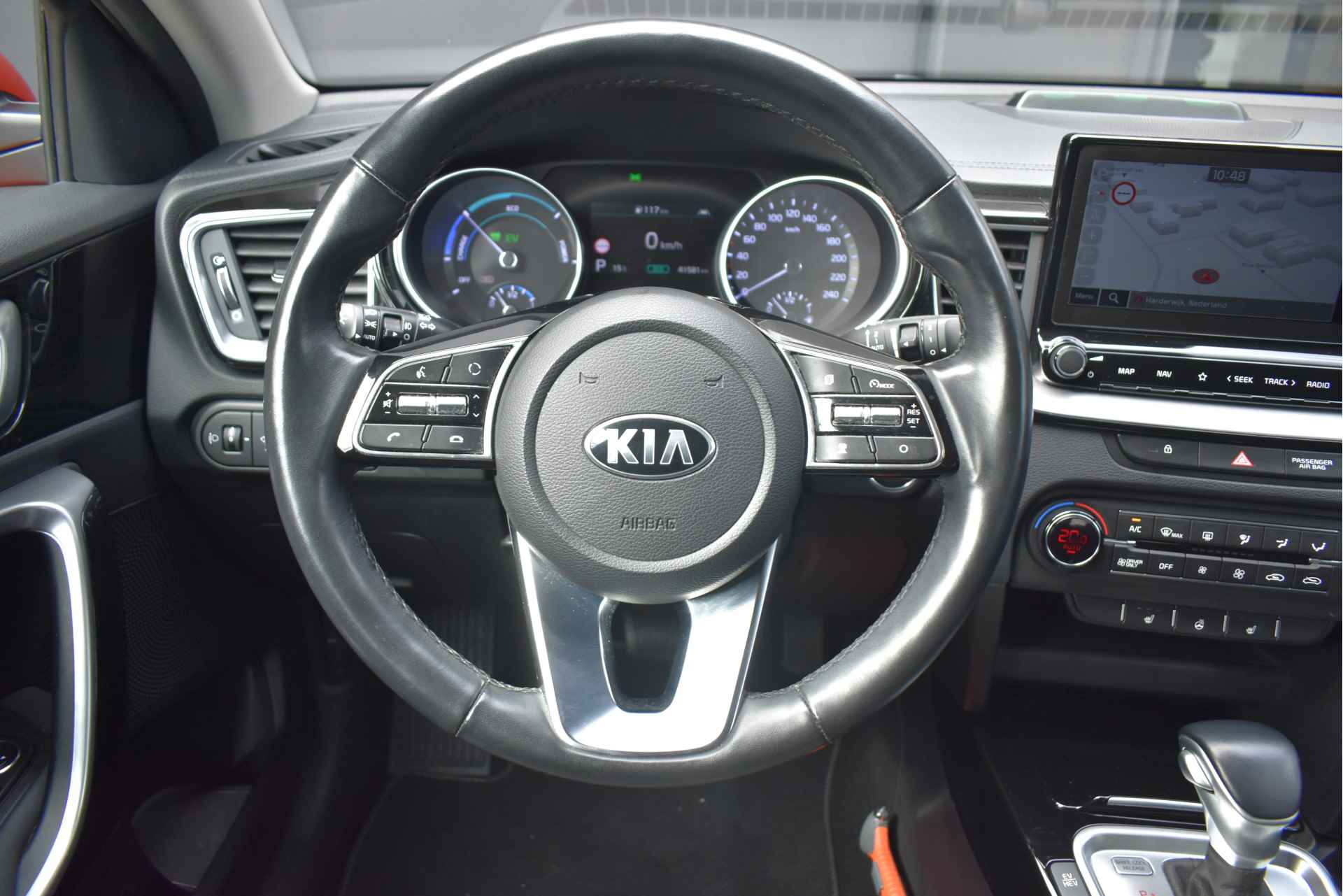 Kia Xceed 1.6 GDi PHEV DynamicPlusLine 140pk | Navigatie 3D | Camera | Stoelverwarming | Half-Leder | Keyless-Entry | Apple Carplay | Andr - 12/37