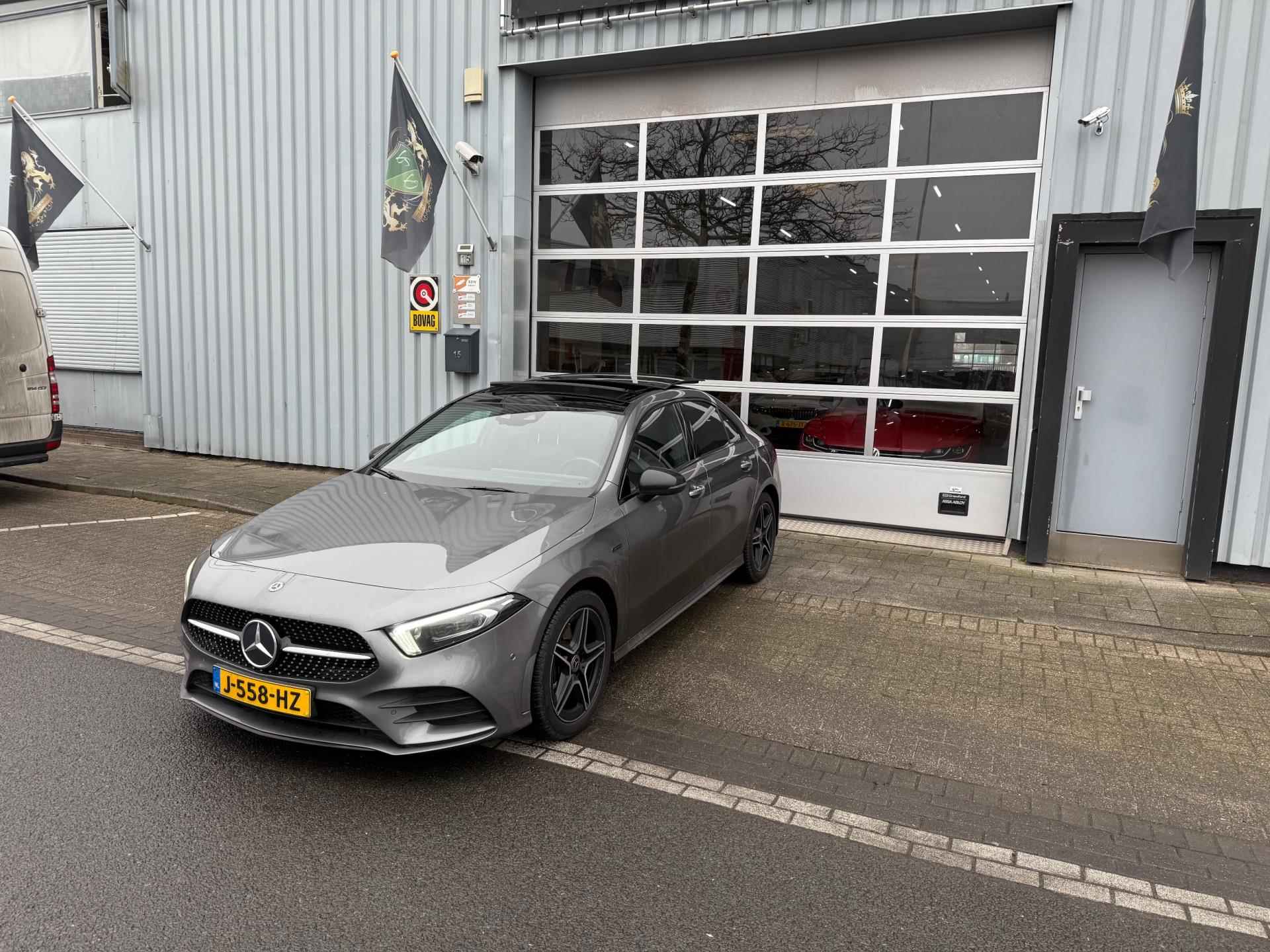 Mercedes-Benz A-klasse 250e AMG LED/LMV18/CAM/NAVI/LEER/PANO - 4/17