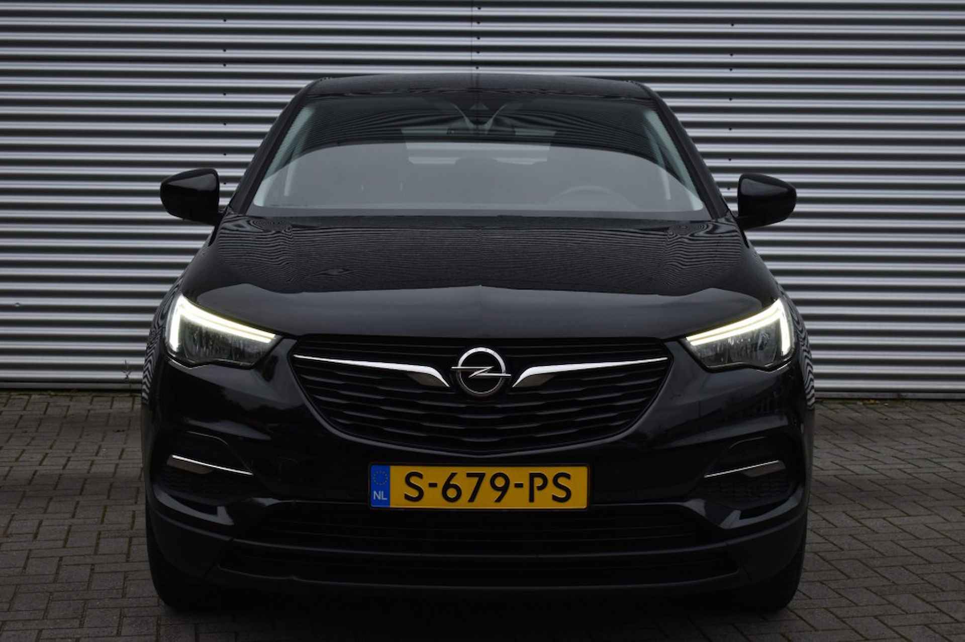 OPEL Grandland X 1.2 TURBO AUT. / NAVI / P.CAMERA / APPLE CARPLAY / PDC V+A - 6/41