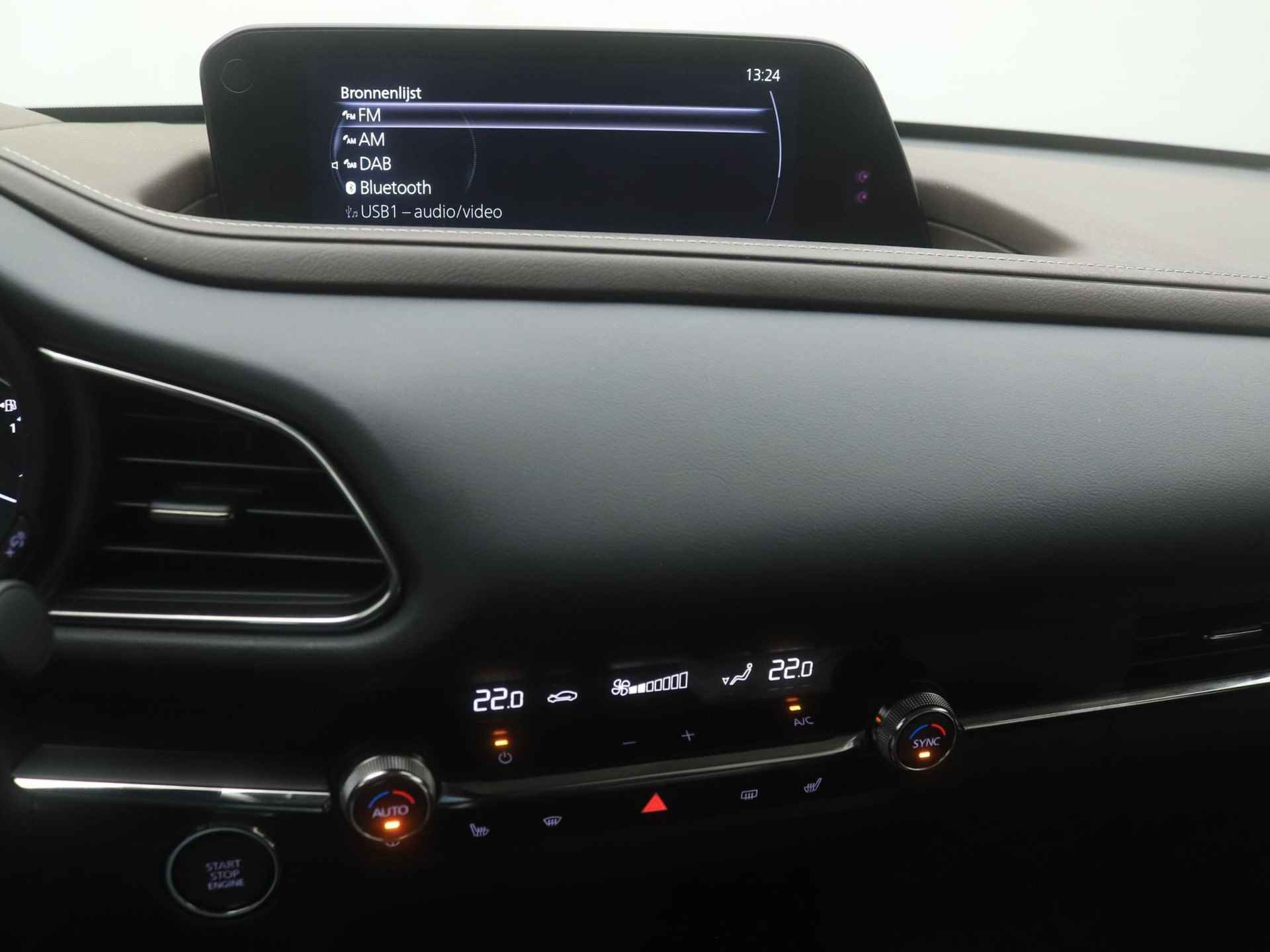 Mazda CX-30 2.0 e-SkyActiv-X Luxury i-Activesense automaat : dealer onderhouden en 24 maanden verlengde garantie - 32/48