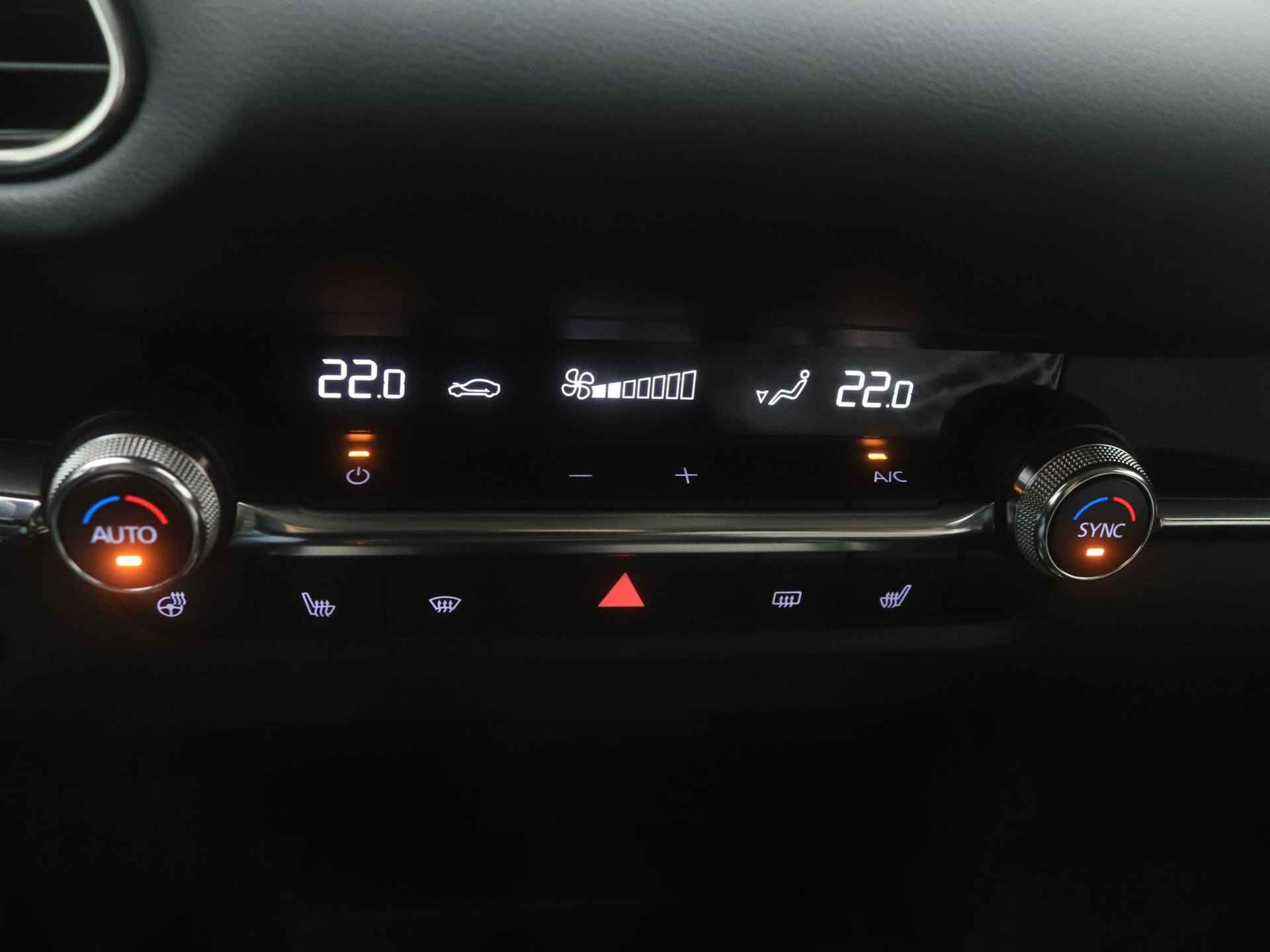 Mazda CX-30 2.0 e-SkyActiv-X Luxury i-Activesense automaat : dealer onderhouden en 24 maanden verlengde garantie - 36/48