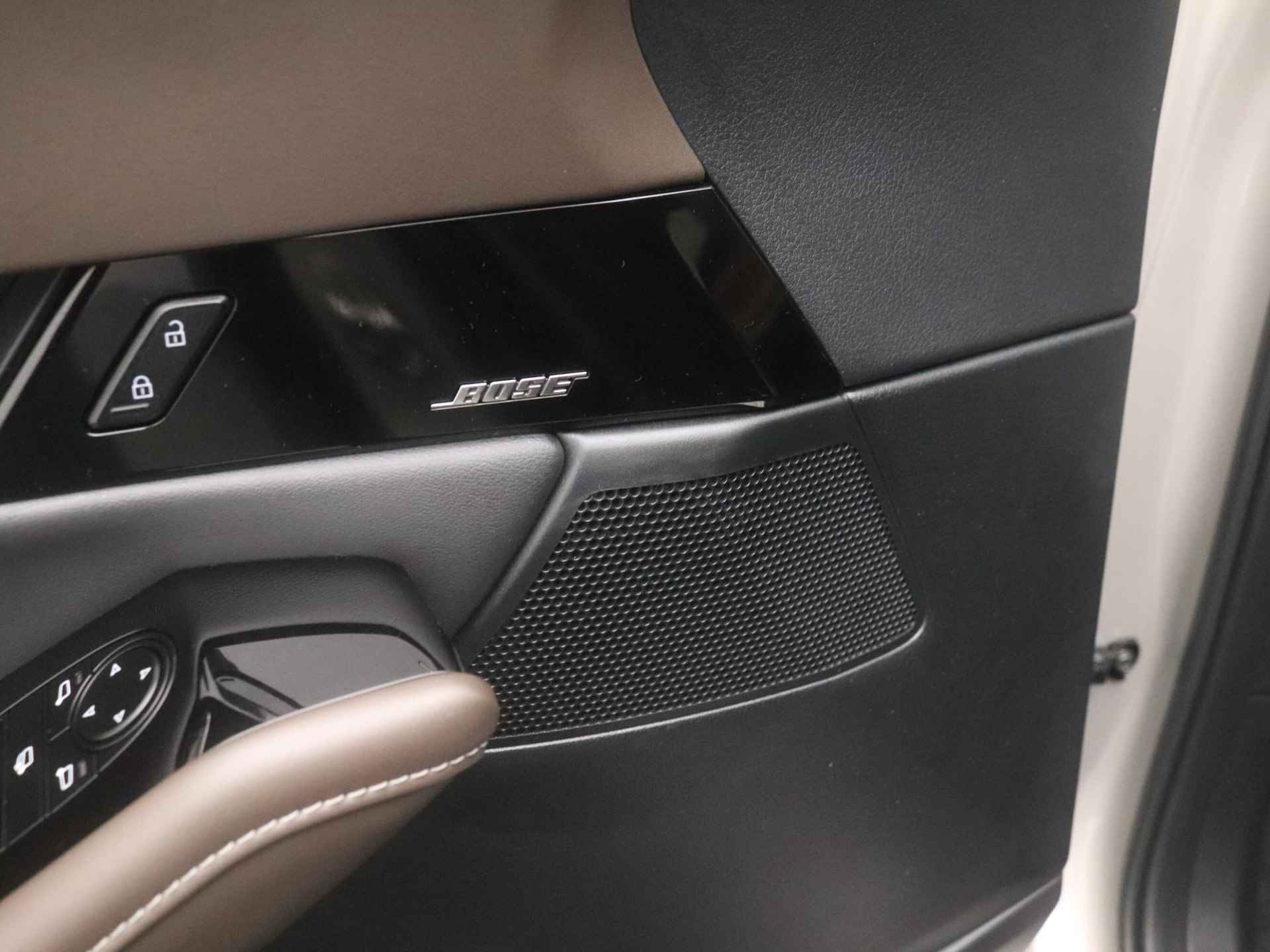Mazda CX-30 2.0 e-SkyActiv-X Luxury i-Activesense automaat : dealer onderhouden en 24 maanden verlengde garantie - 44/48