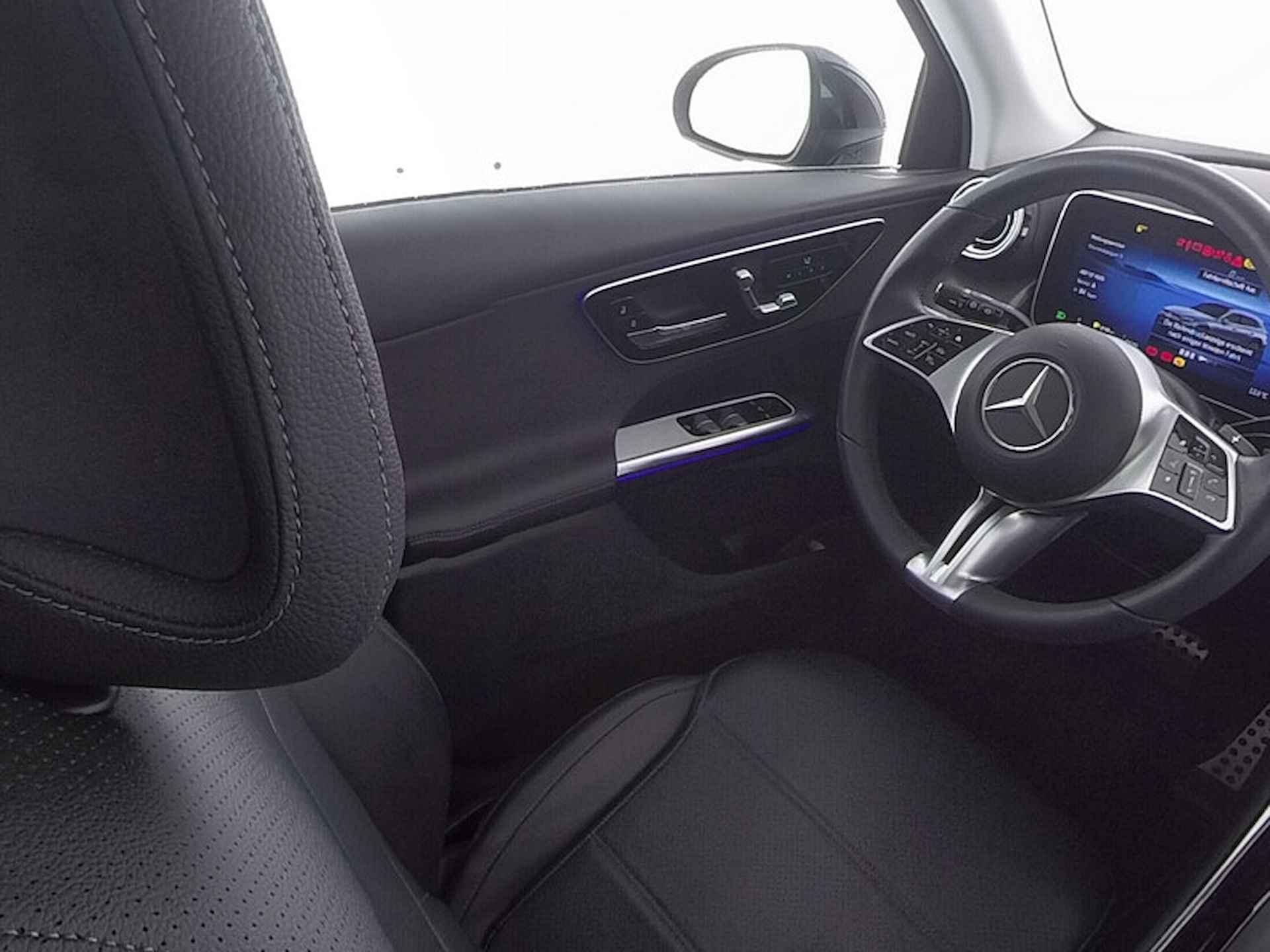 Mercedes-Benz GLC 300e 4-Matic Luxury Line | Trekhaak | Panoramadak | Adaptive Cruise | Stoelverwarming | Achtetuitrijcamera - 7/11