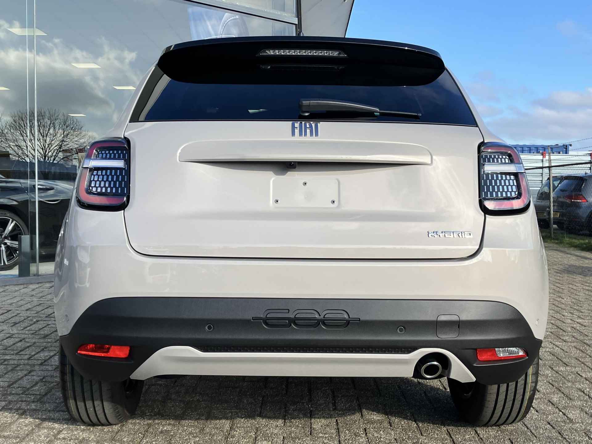 Fiat 600 1.2 Hybrid 136 La Prima | VOORRAAD | Elektr. achterklep | Massagestoelen | Navigatie | Achteruitrijcamera | Lederen bekleding | Parkeersensoren - 14/30