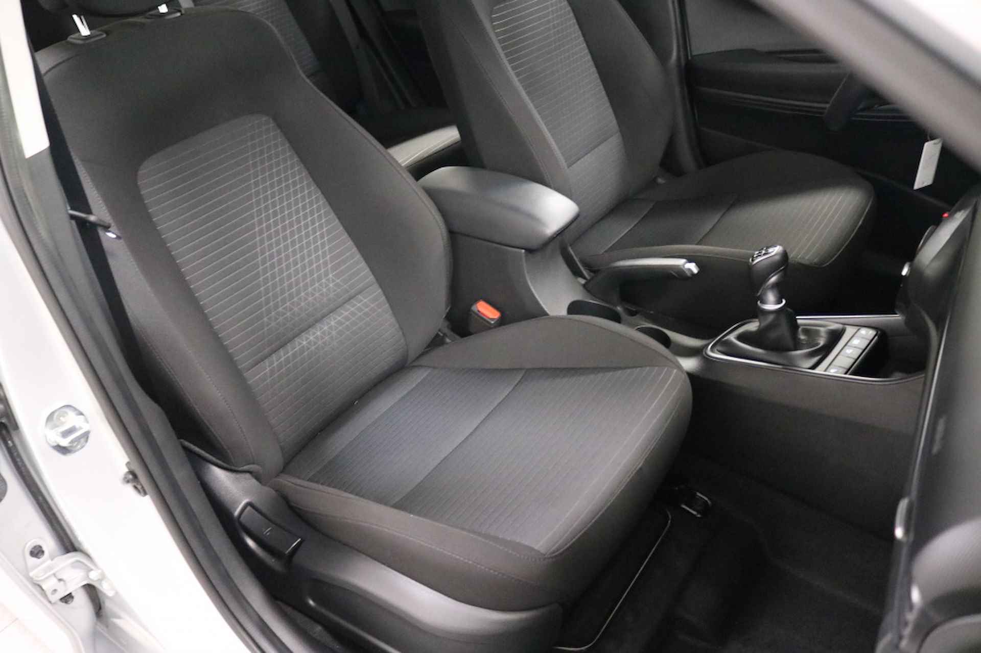 Hyundai i20 1.0 T-GDI Comfort | Stoelverwarming - 25/36