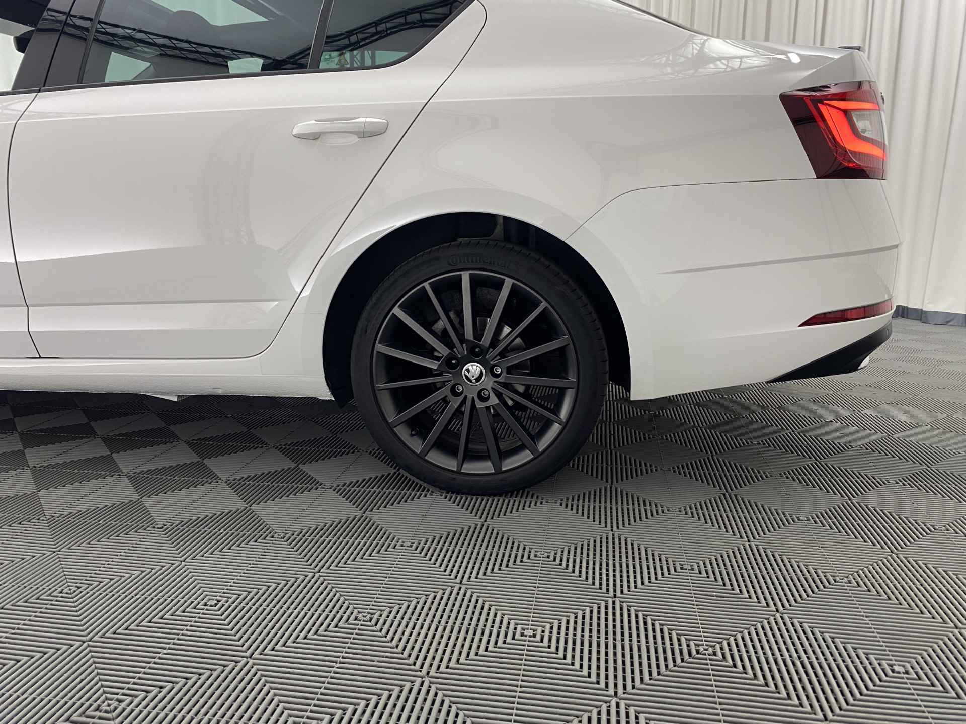 Škoda Octavia 1.5 TSI Sport Business Automaat | Apple Carplay | Navi | PDC | ACC| DAB | Pano-Dak | - 34/40