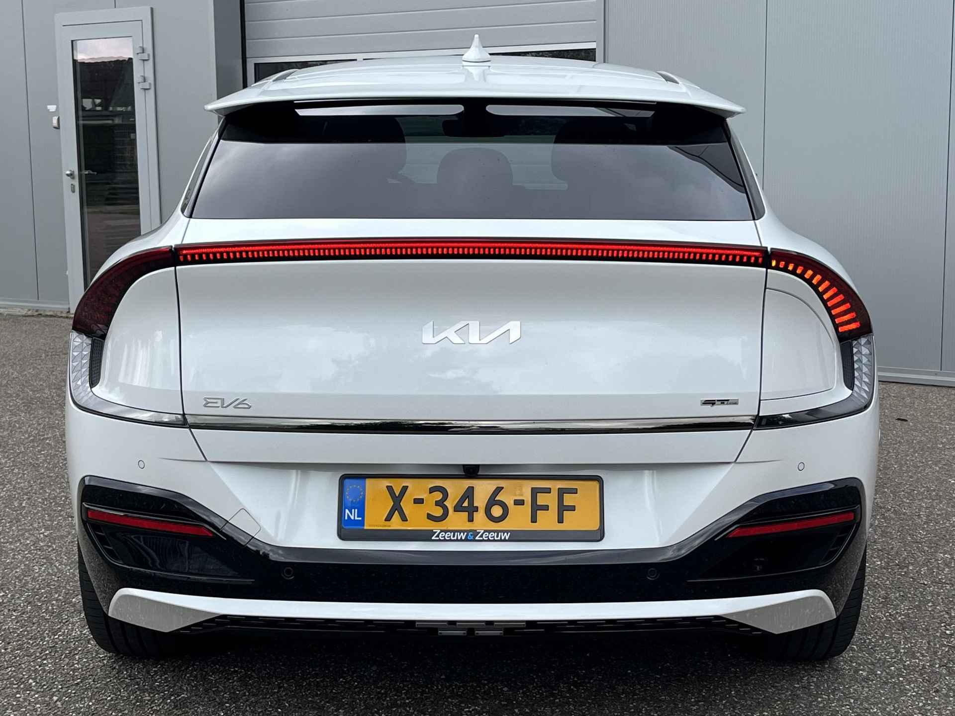 Kia EV6 GT-Line 77.4 kWh | BTW-auto | 1600 kg trekgewicht | Demo | 528 km WLTP-actieradius | 240kW ultrasnel laden! | Schuif-/kanteldak | Stoelverwarming- en stoelventilatie | Dodehoekcamera's | Meridian premium geluidsinstallatie | Elektrisch verstelbare stoelen incl. geheugenfunctie | Matrix LED-koplampen - 8/47