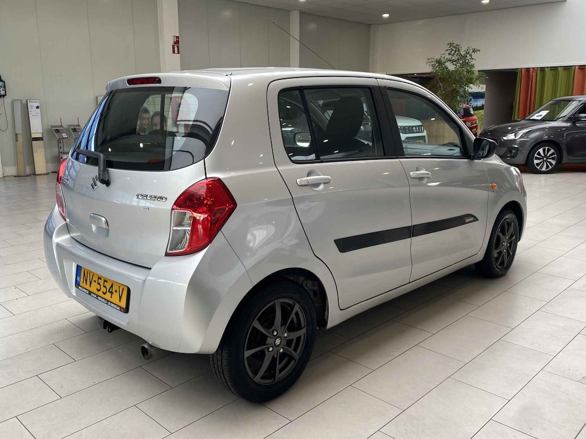 Suzuki Celerio 1.0 Comfort [Stoelverwarmin | Lichtmetaal | Lage KM | origineel - 6/25