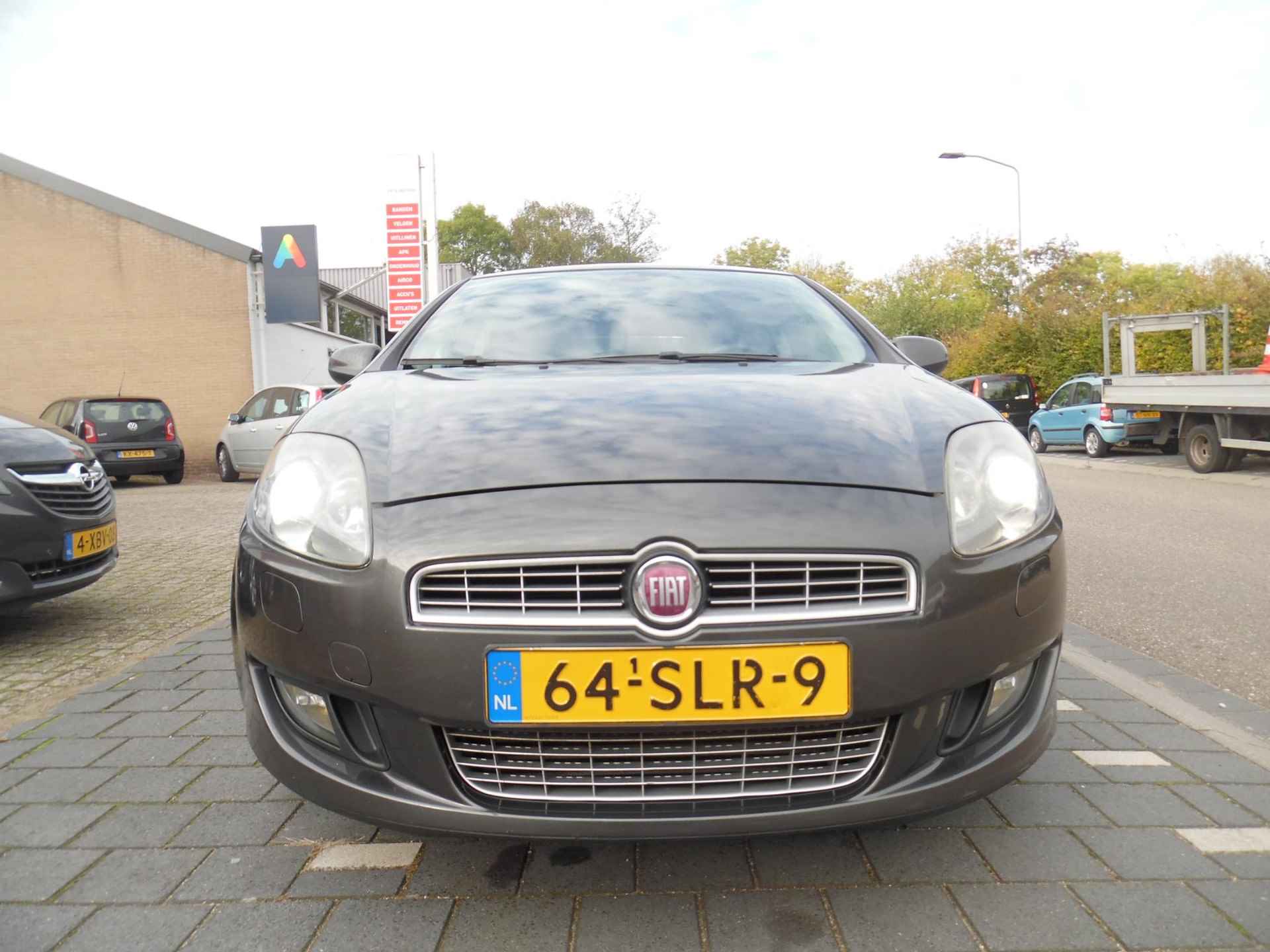 Fiat Bravo 1.4 MultiAir Sport climatronic, cruise control, sportvelgen, elektrische ramen voor en achter , trekhaak, 5 deurs, enz - 2/20