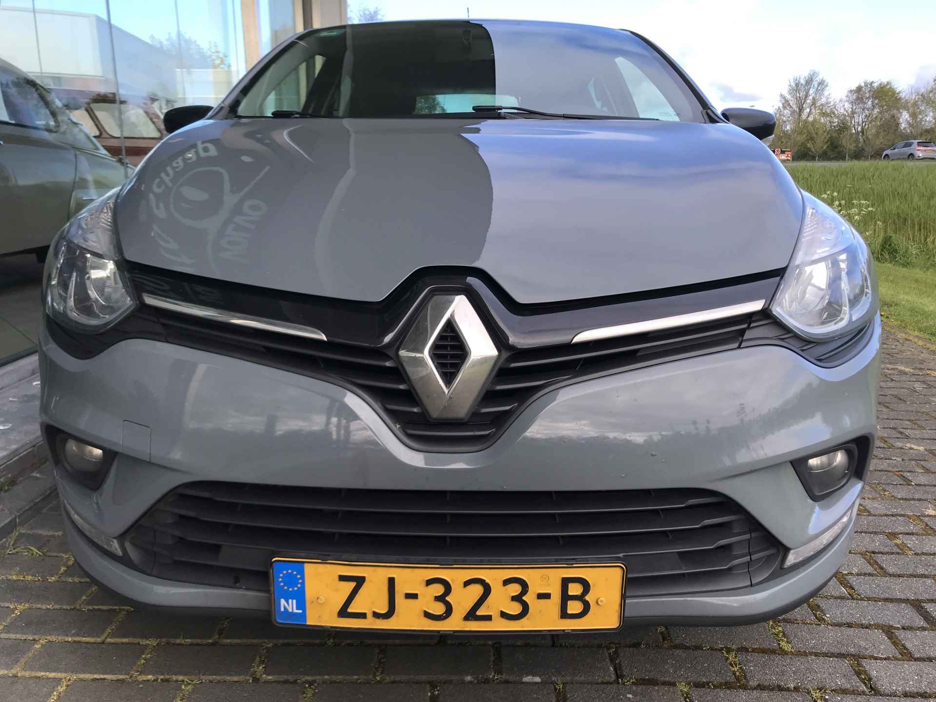 Renault Clio 0.9 TCe Limited | Rijklaar incl garantie | Afneembare trekhaak Donker glas Parkeersensoren - 4/12