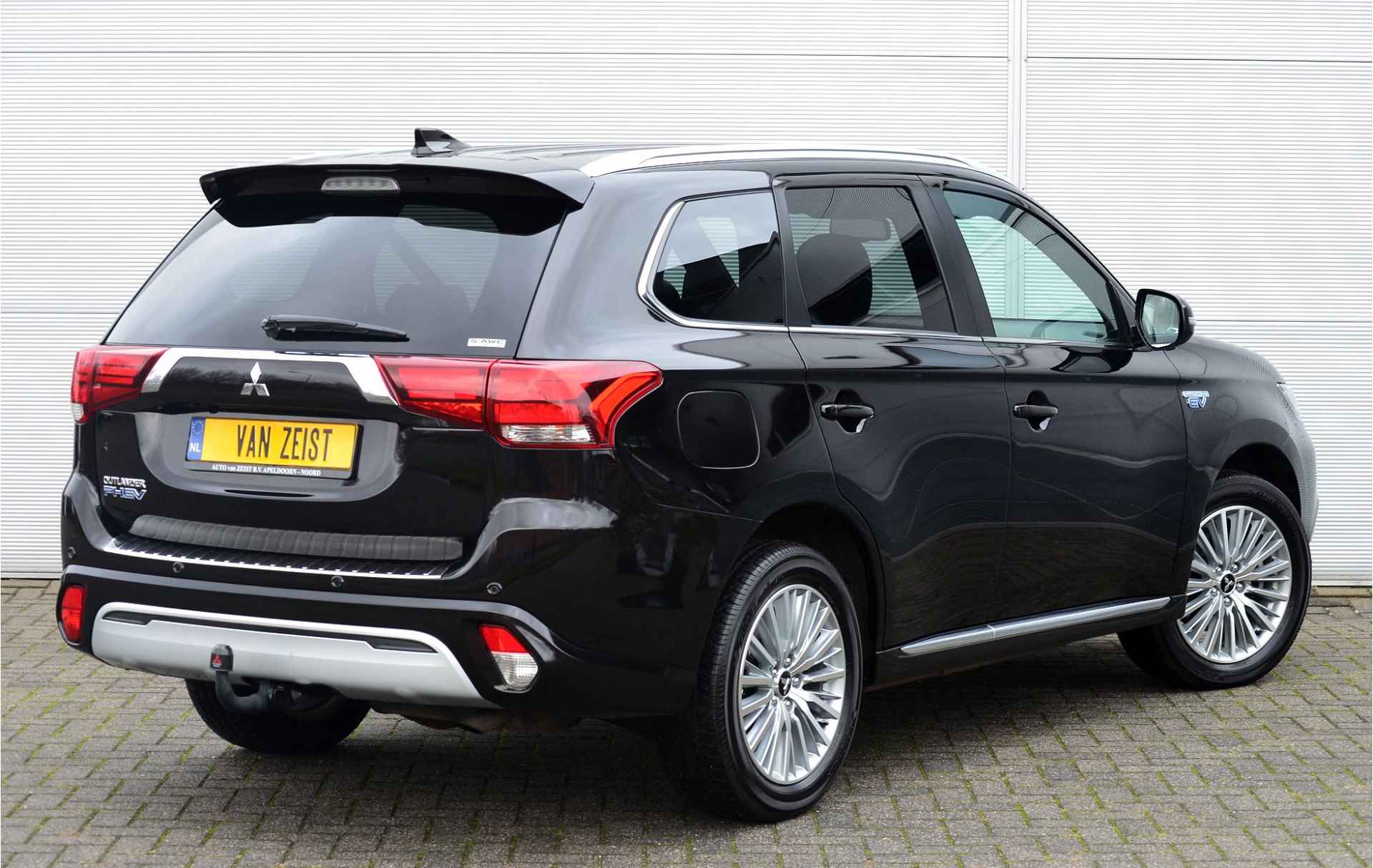 Mitsubishi Outlander PHEV 2.4 INSTYLE 4WD | PLUG IN HYBRID | V2G | FULL OPTIONS | TREKHAAK 1500KG | ALL IN RIJKLAARPRIJS - 3/51